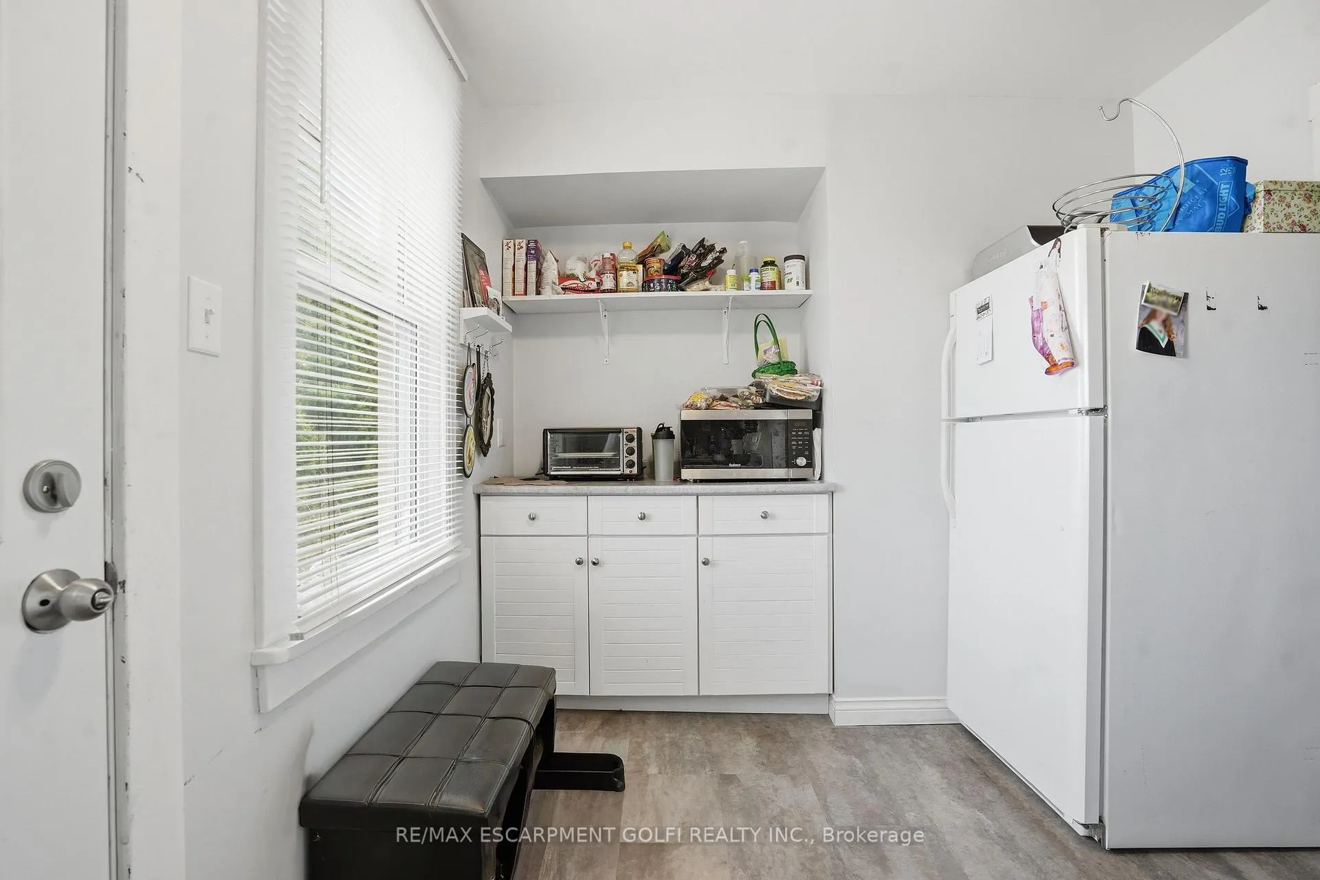 Photo 12 of 239 York Street, St. Catharines, Haig — HOMEH