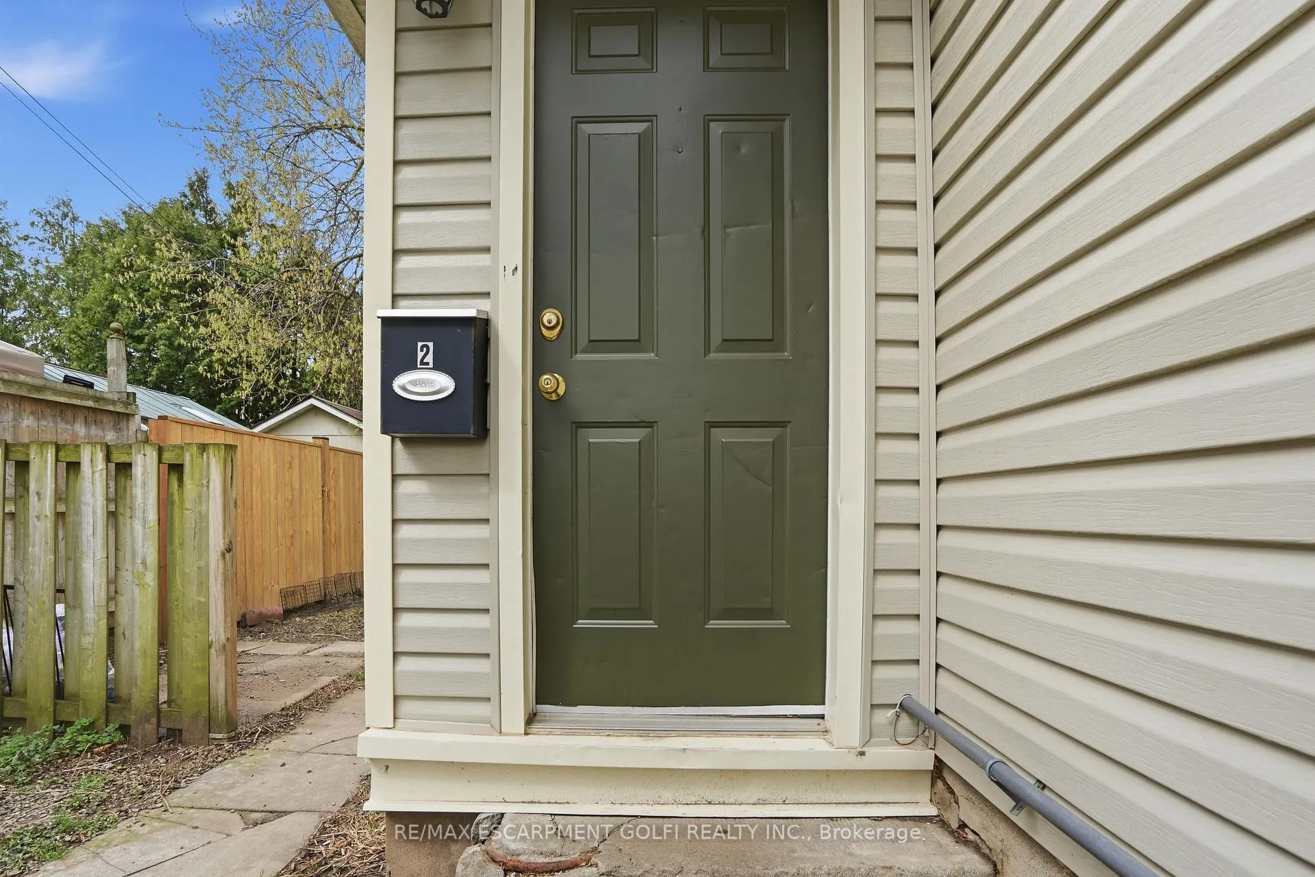 Photo 15 of 239 York Street, St. Catharines, Haig — HOMEH