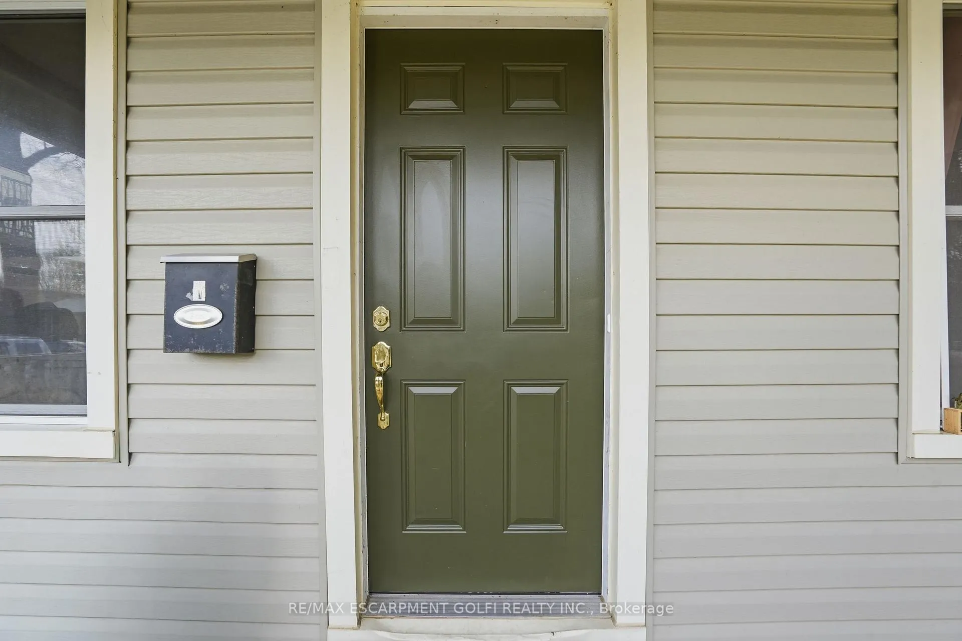 Photo 21 of 239 York Street, St. Catharines, Haig — HOMEH