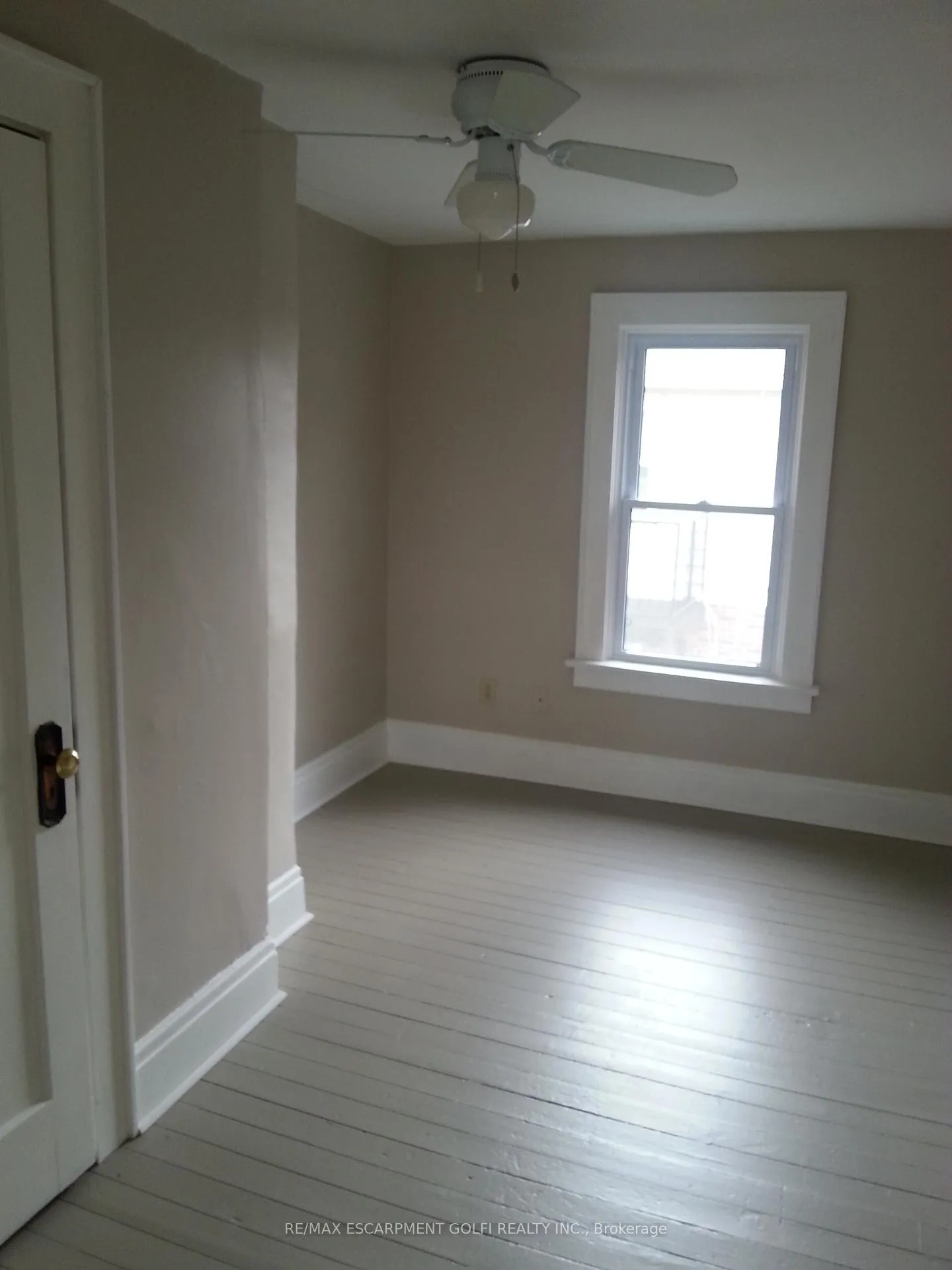 Photo 23 of 239 York Street, St. Catharines, Haig — HOMEH