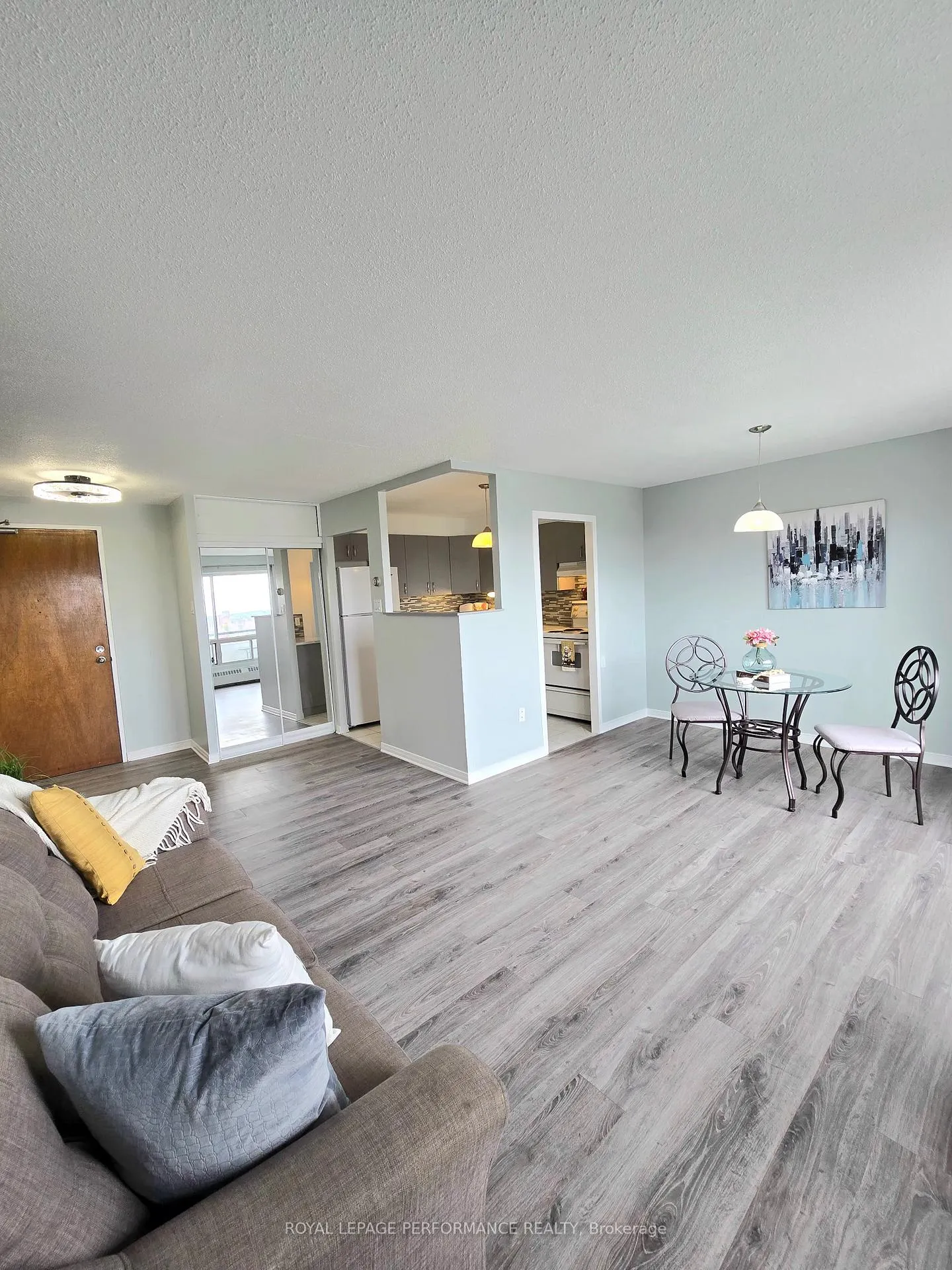 Photo 5 of Unit 1113, 20 Chesterton Drive, Ottawa, Borden Farm/Stewart Farm/Carleton Heights/Parkwood Hills — HOMEH