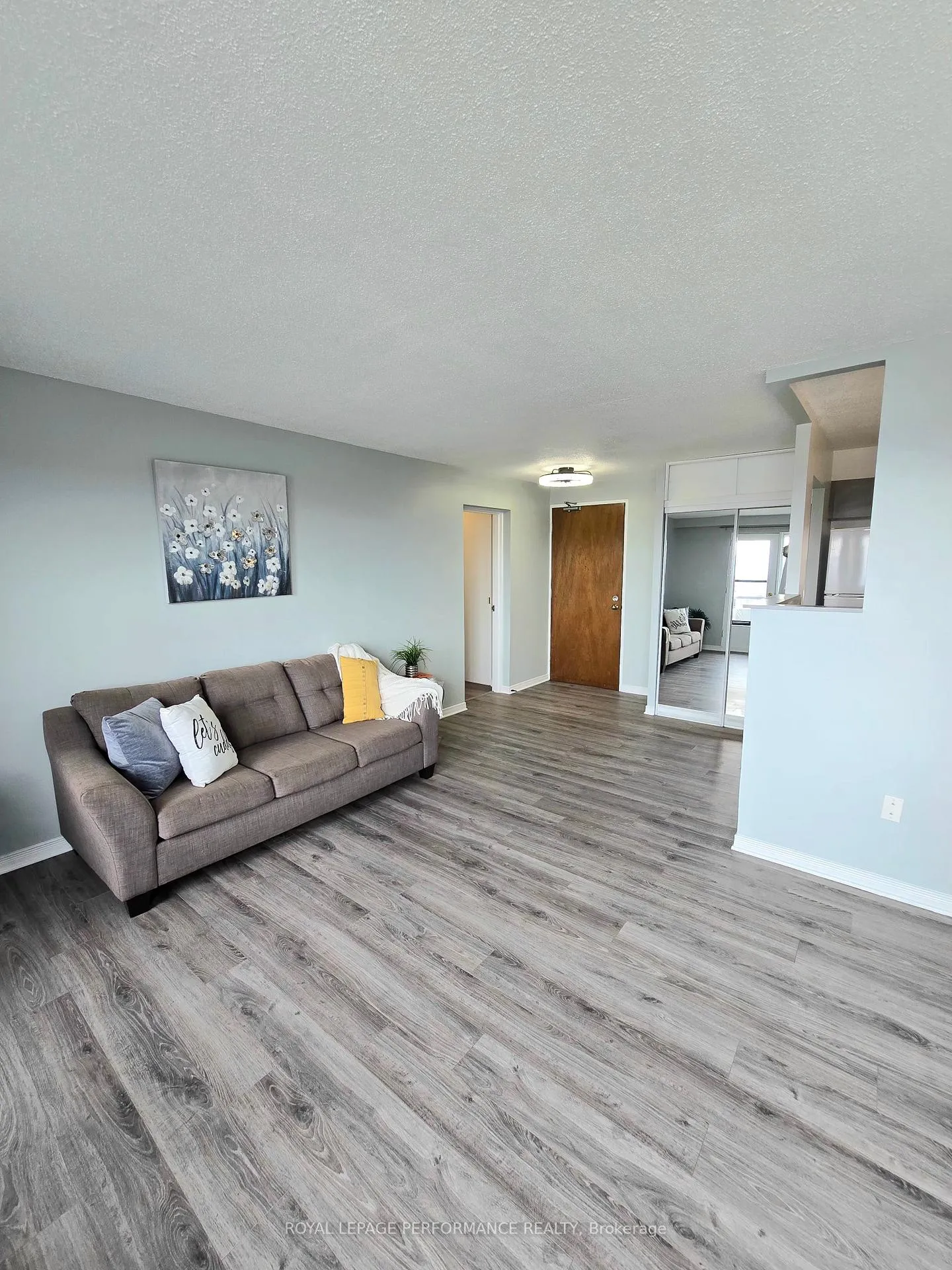 Photo 7 of Unit 1113, 20 Chesterton Drive, Ottawa, Borden Farm/Stewart Farm/Carleton Heights/Parkwood Hills — HOMEH
