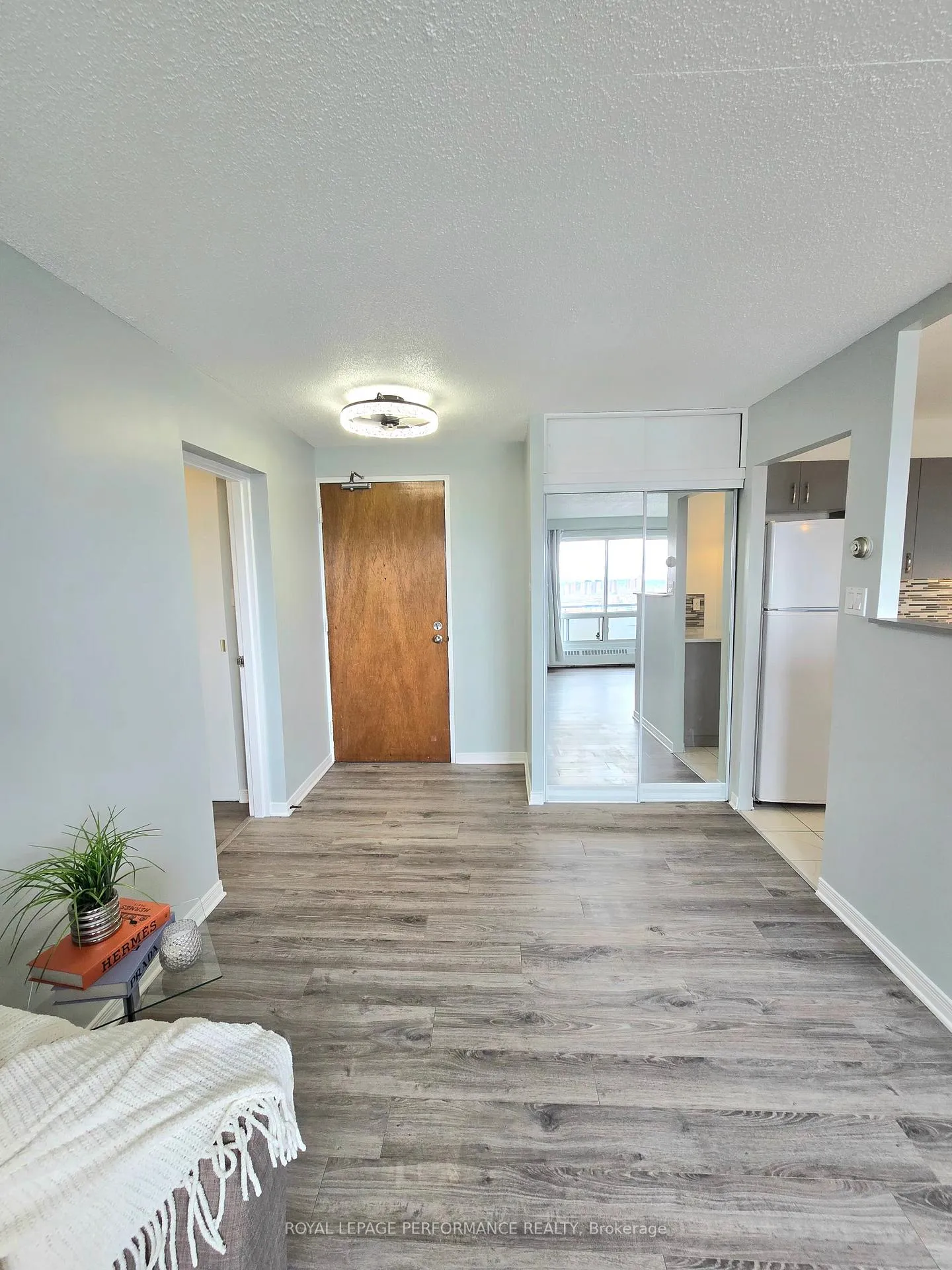 Photo 9 of Unit 1113, 20 Chesterton Drive, Ottawa, Borden Farm/Stewart Farm/Carleton Heights/Parkwood Hills — HOMEH