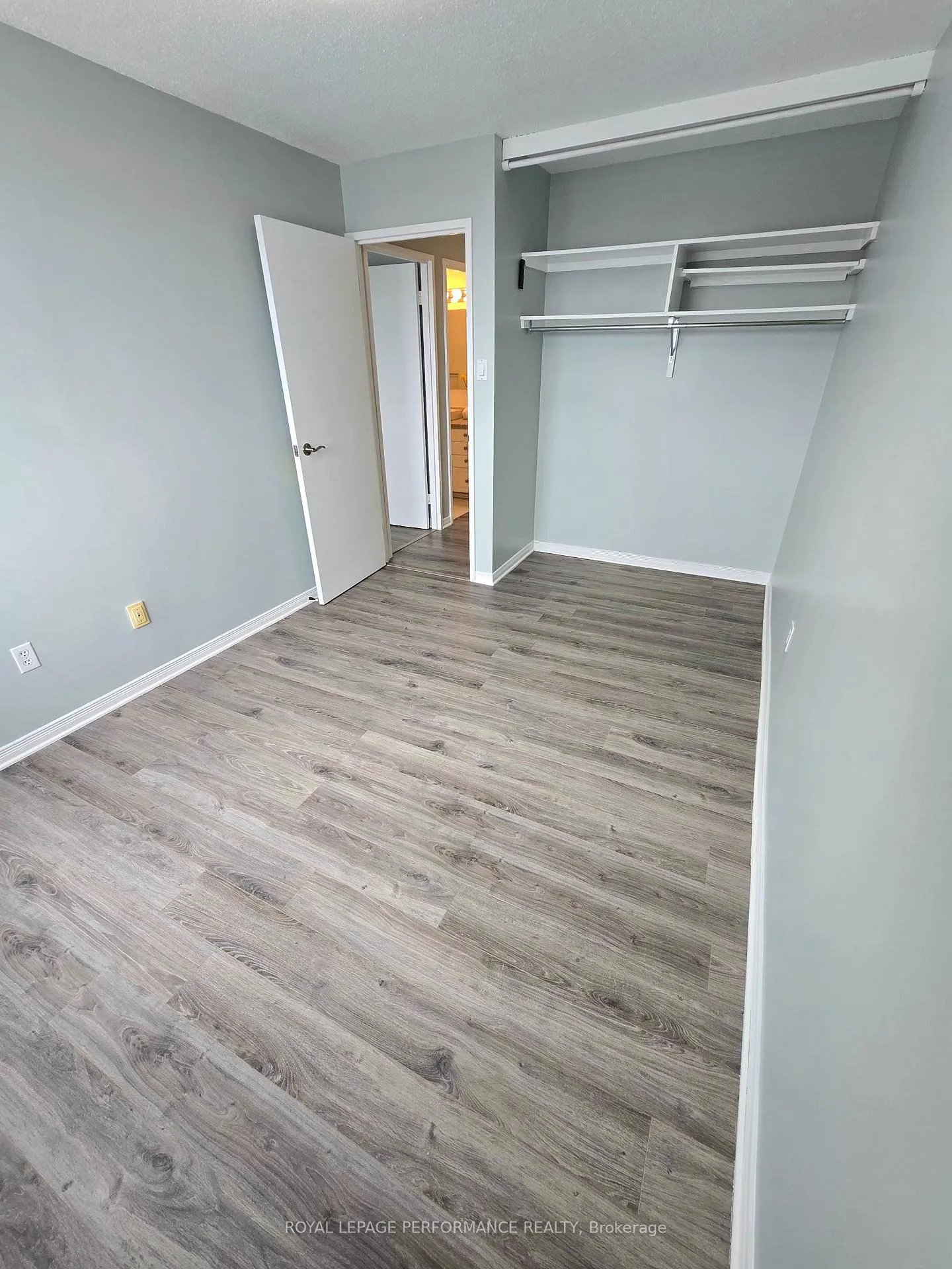 Photo 40 of Unit 1113, 20 Chesterton Drive, Ottawa, Borden Farm/Stewart Farm/Carleton Heights/Parkwood Hills — HOMEH