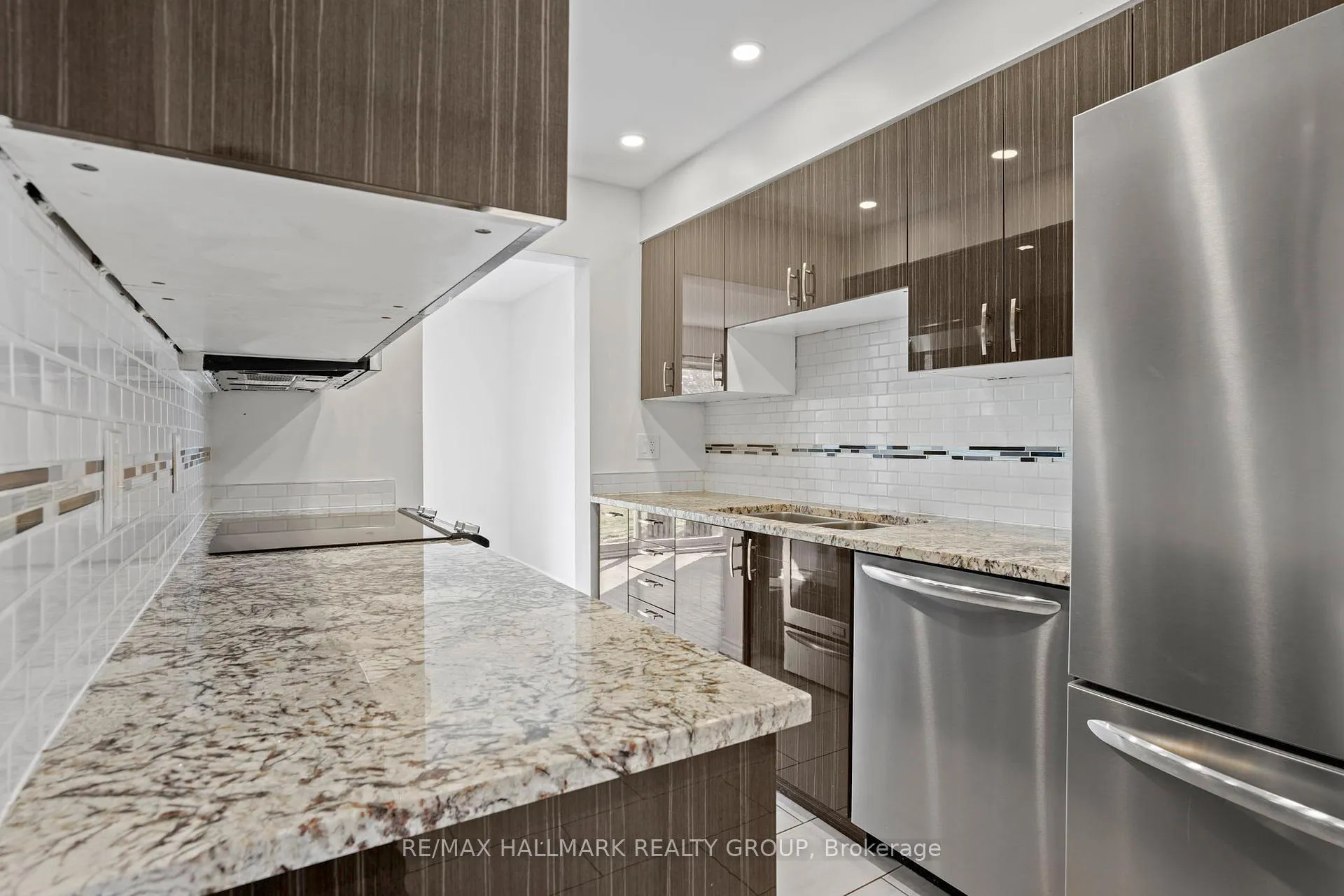 Photo 6 of 504 Canotia Place, Ottawa, Fallingbrook/Pineridge — HOMEH