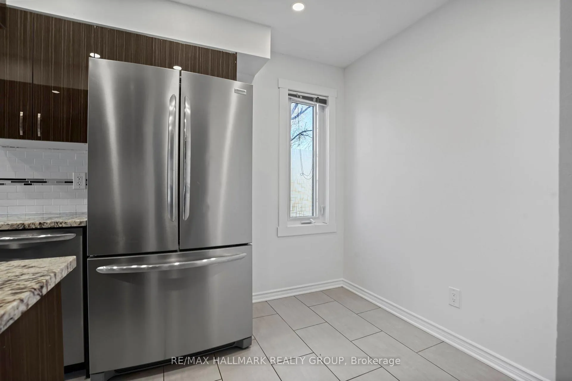 Photo 11 of 504 Canotia Place, Ottawa, Fallingbrook/Pineridge — HOMEH