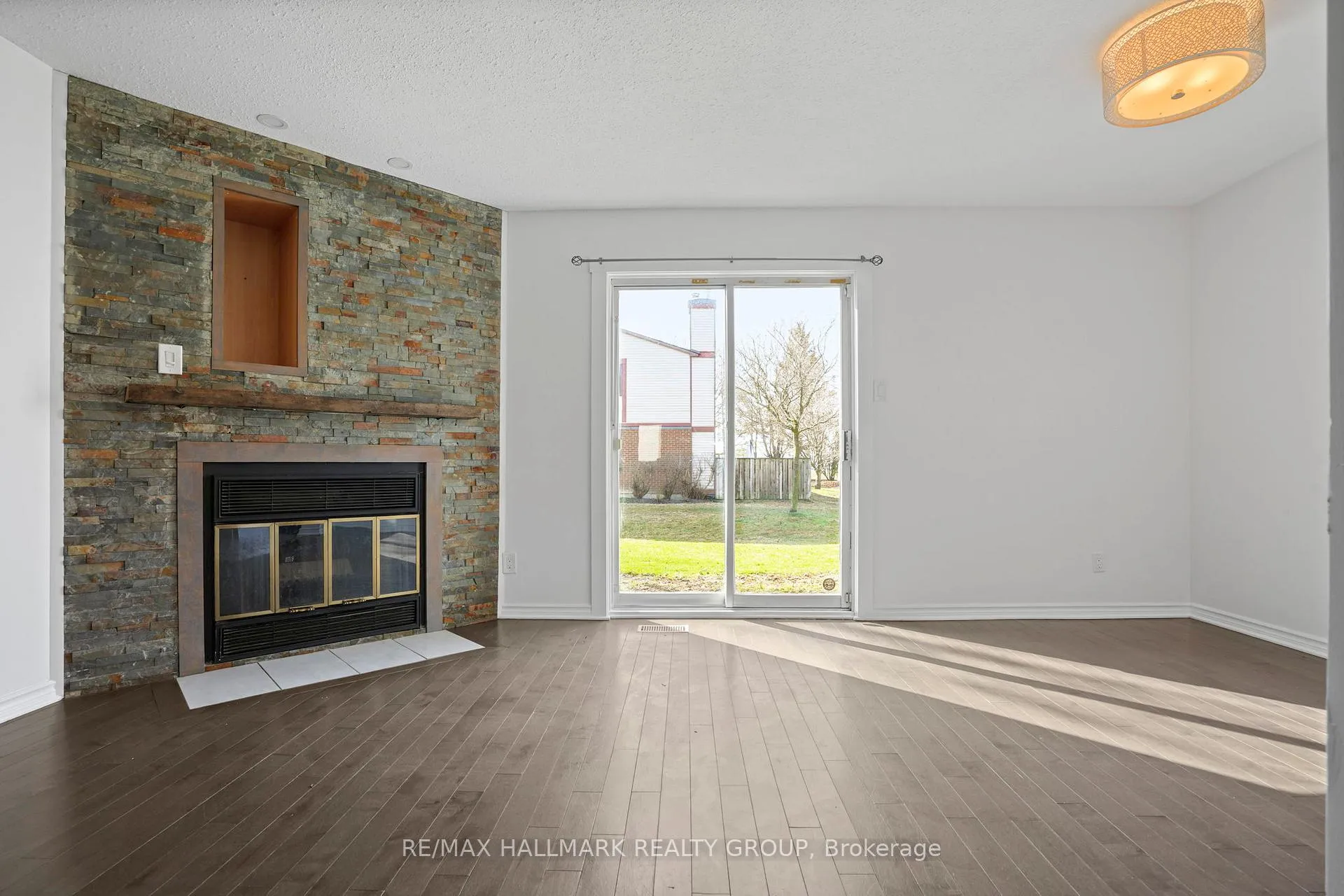 Photo 18 of 504 Canotia Place, Ottawa, Fallingbrook/Pineridge — HOMEH