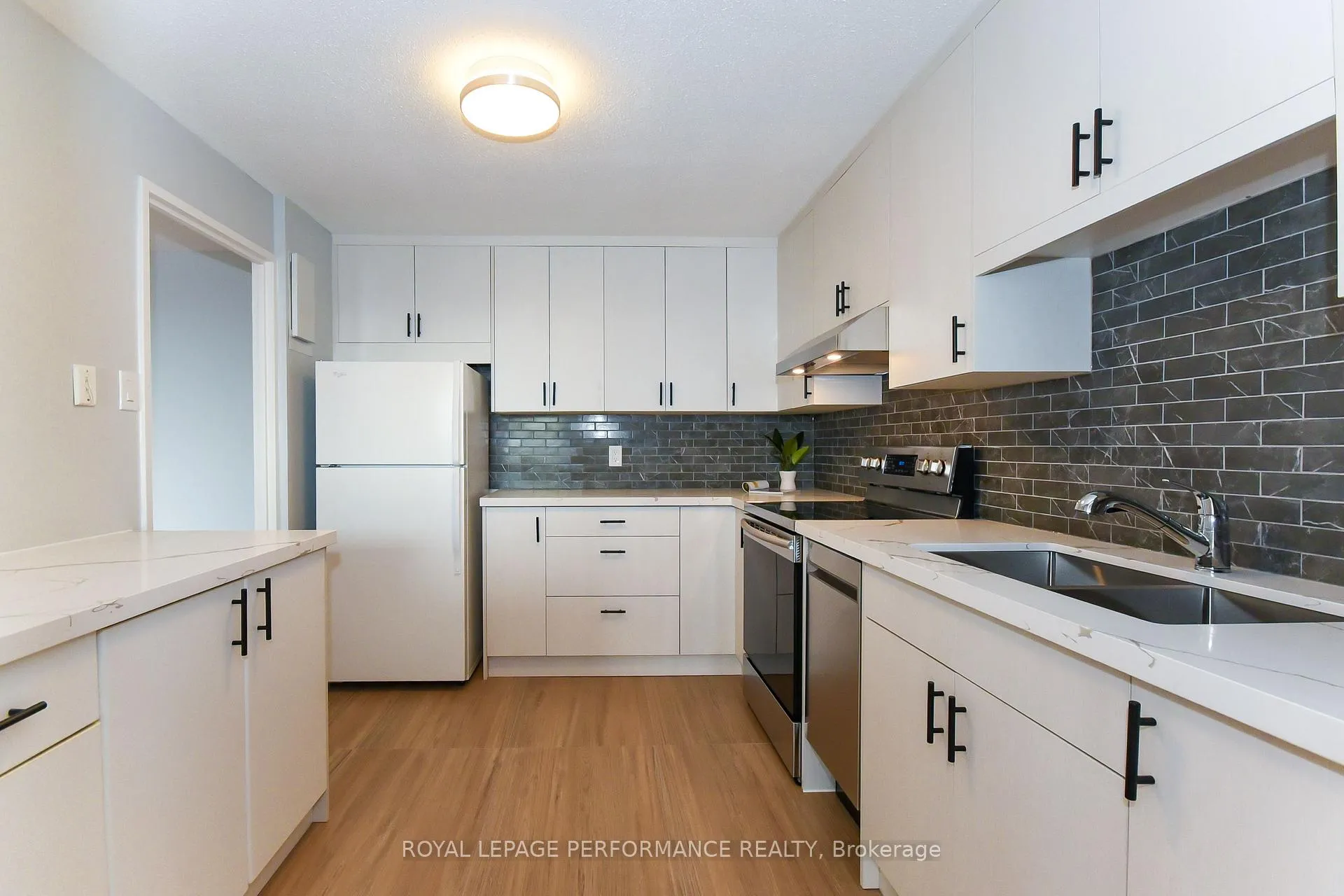 Photo 13 of Unit 1014, 1465 Baseline Road, Ottawa, Copeland Park — HOMEH