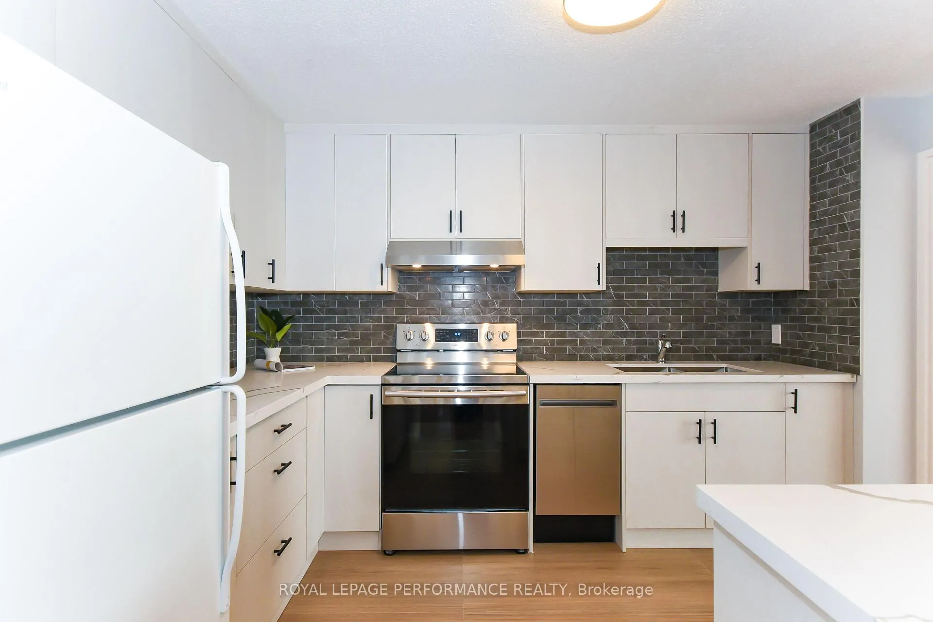 Photo 15 of Unit 1014, 1465 Baseline Road, Ottawa, Copeland Park — HOMEH