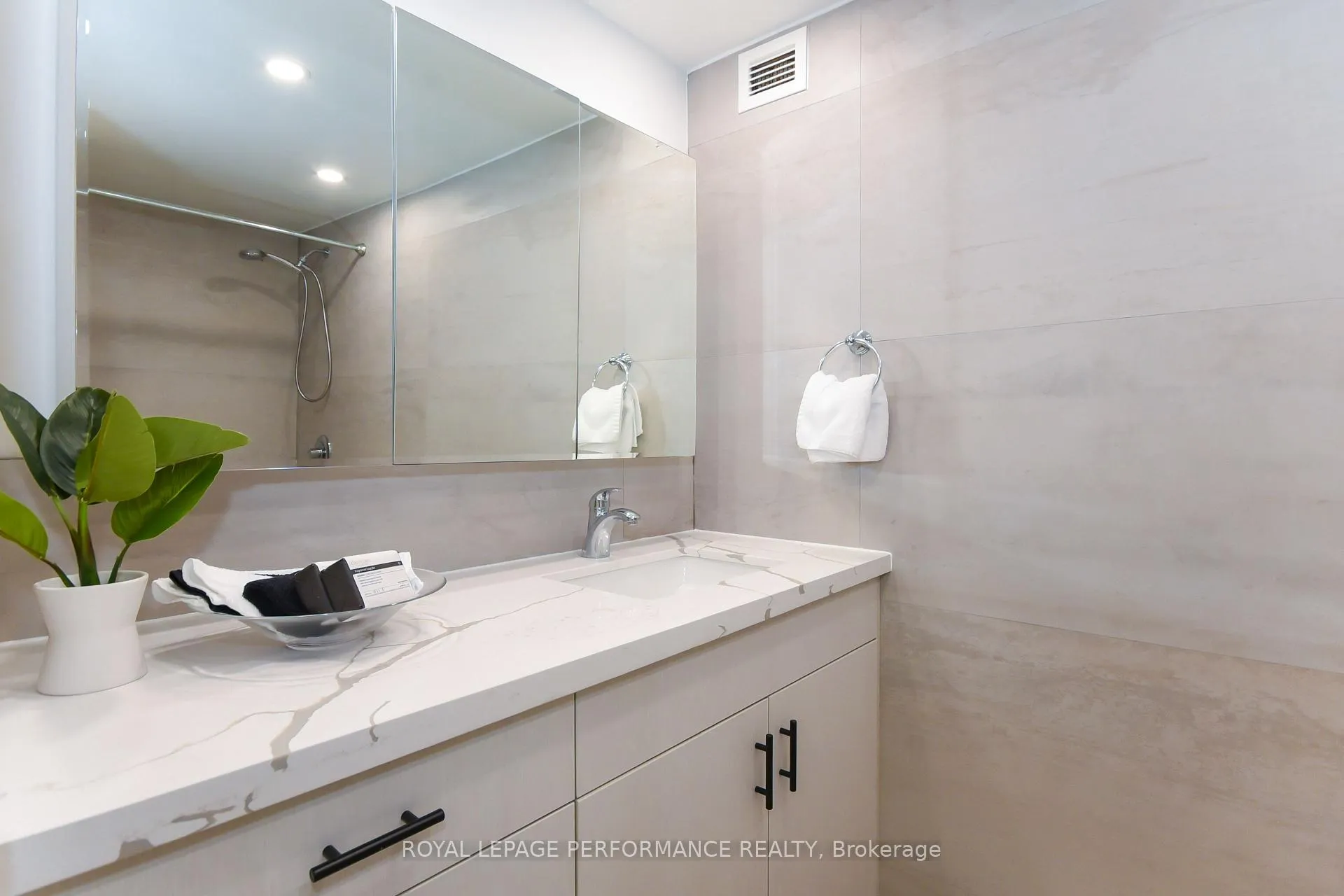 Photo 24 of Unit 1014, 1465 Baseline Road, Ottawa, Copeland Park — HOMEH