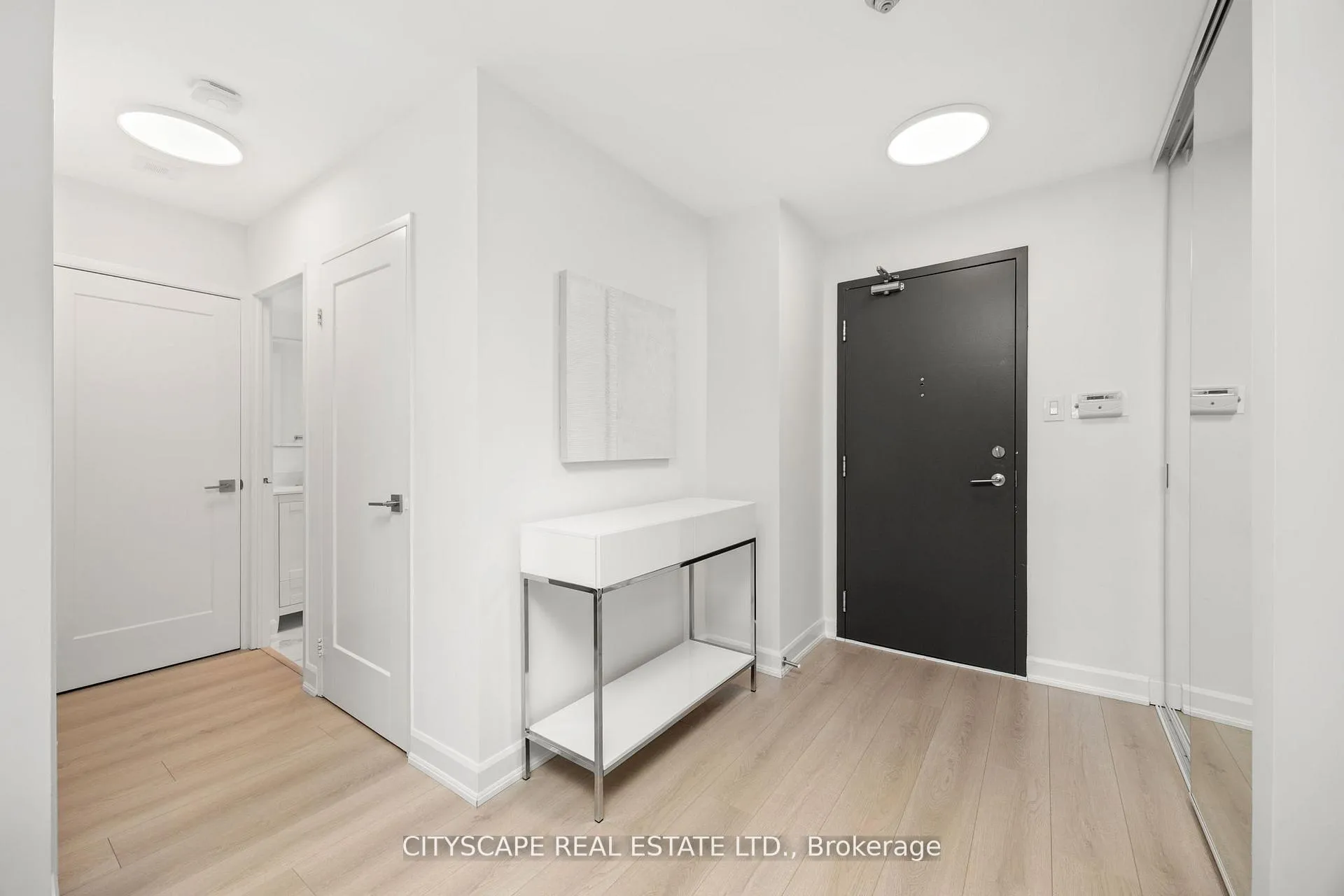 Photo 3 of Unit 209, 7460 Bathurst Street, Vaughan, Brownridge — HOMEH