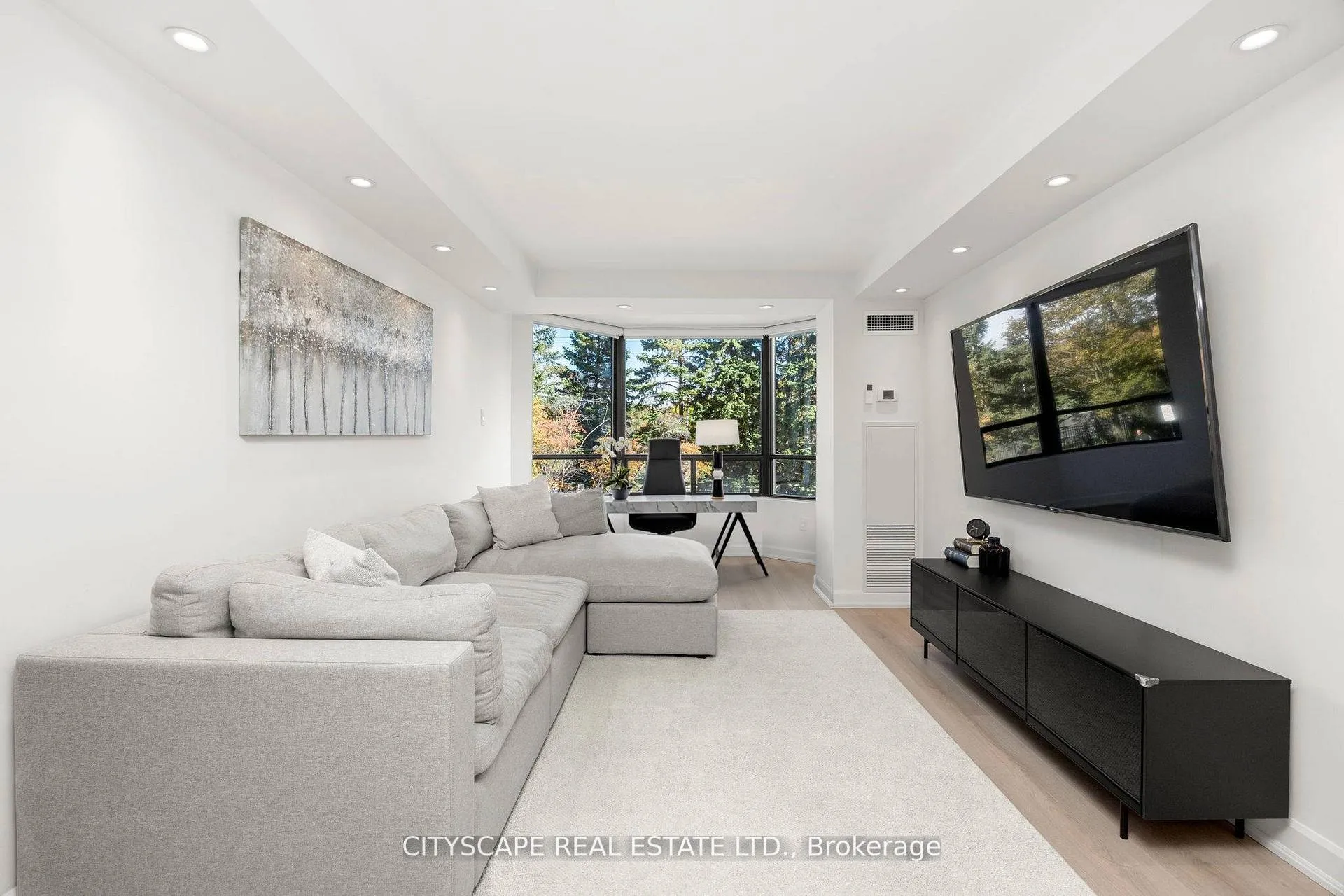 Photo 4 of Unit 209, 7460 Bathurst Street, Vaughan, Brownridge — HOMEH