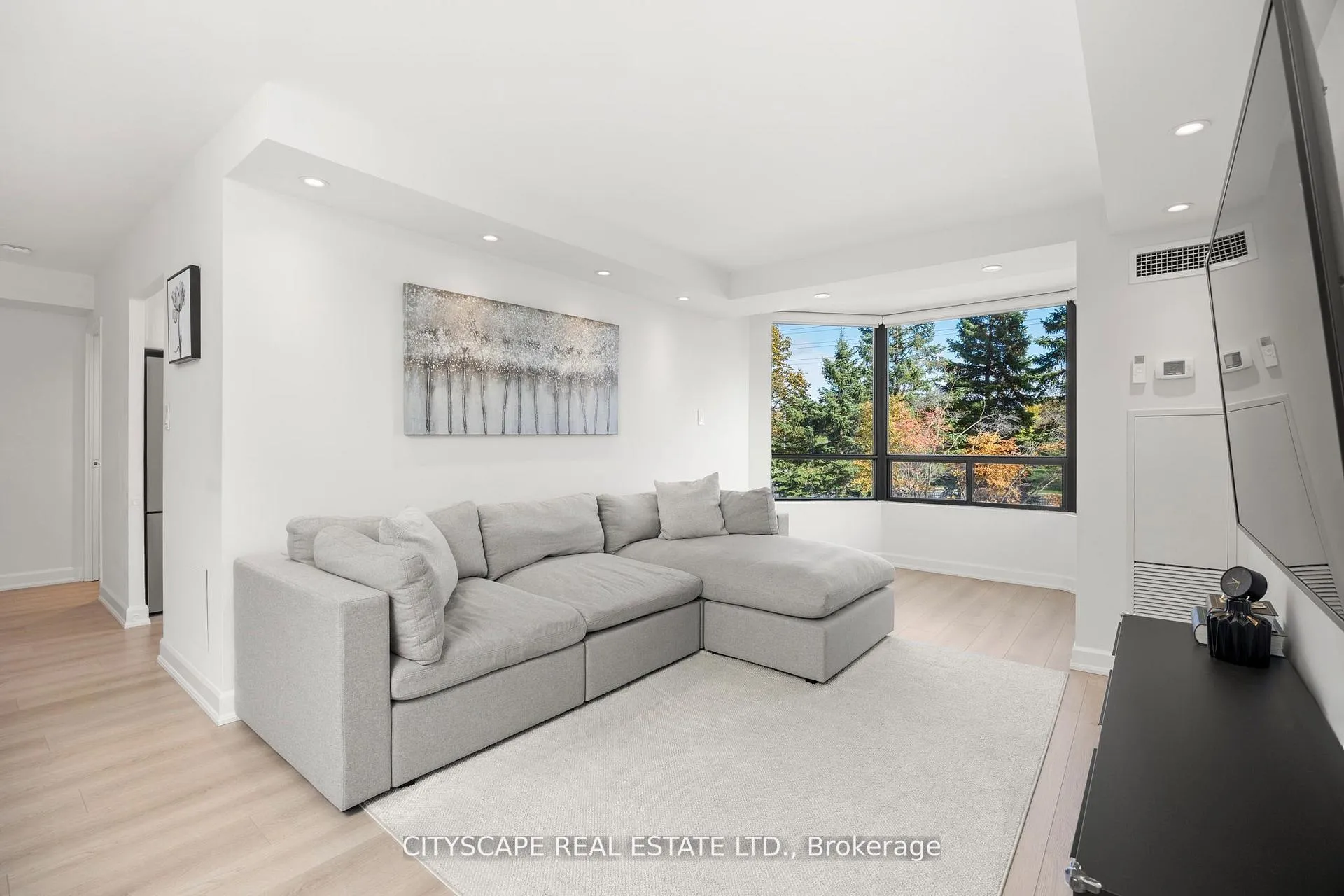 Photo 7 of Unit 209, 7460 Bathurst Street, Vaughan, Brownridge — HOMEH