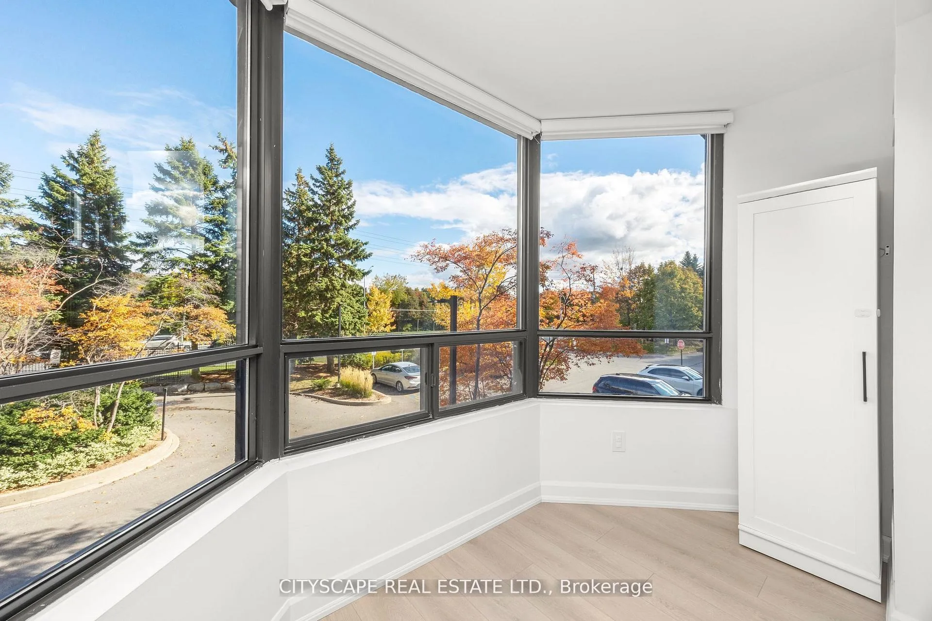 Photo 8 of Unit 209, 7460 Bathurst Street, Vaughan, Brownridge — HOMEH
