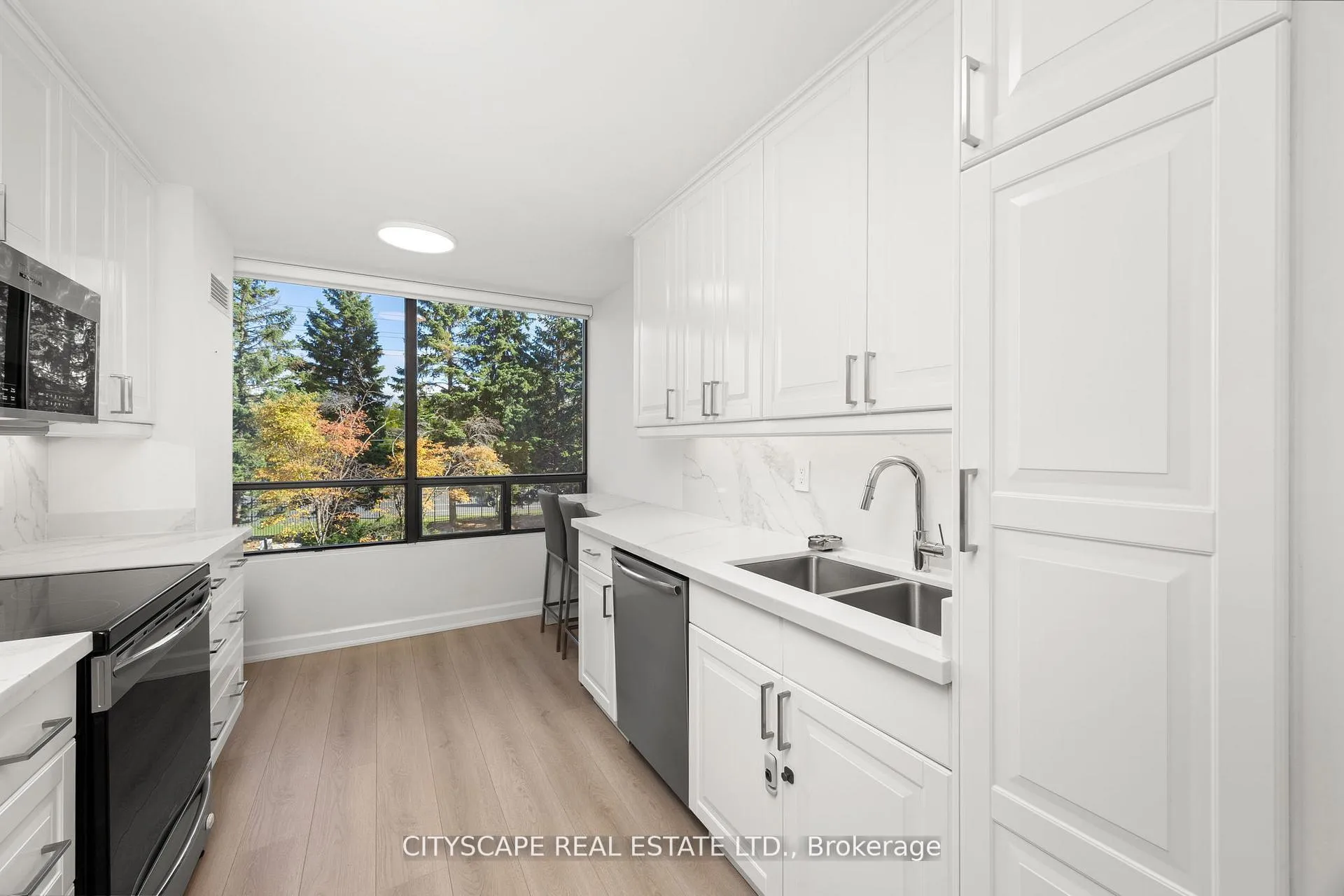 Photo 13 of Unit 209, 7460 Bathurst Street, Vaughan, Brownridge — HOMEH