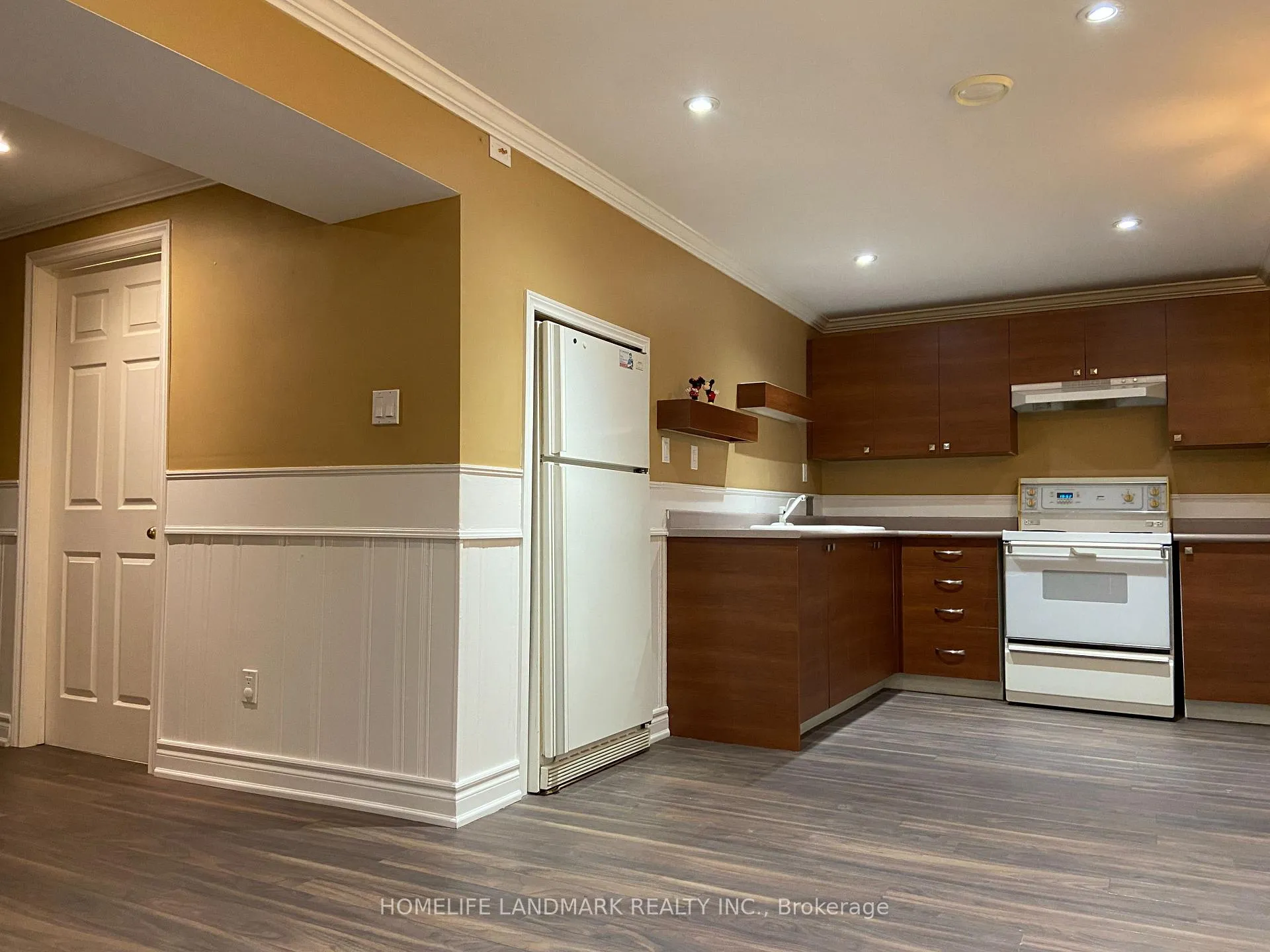 Photo 7 of Unit Main+BSMT, 1 Christman Court, Markham, Markham Village — HOMEH
