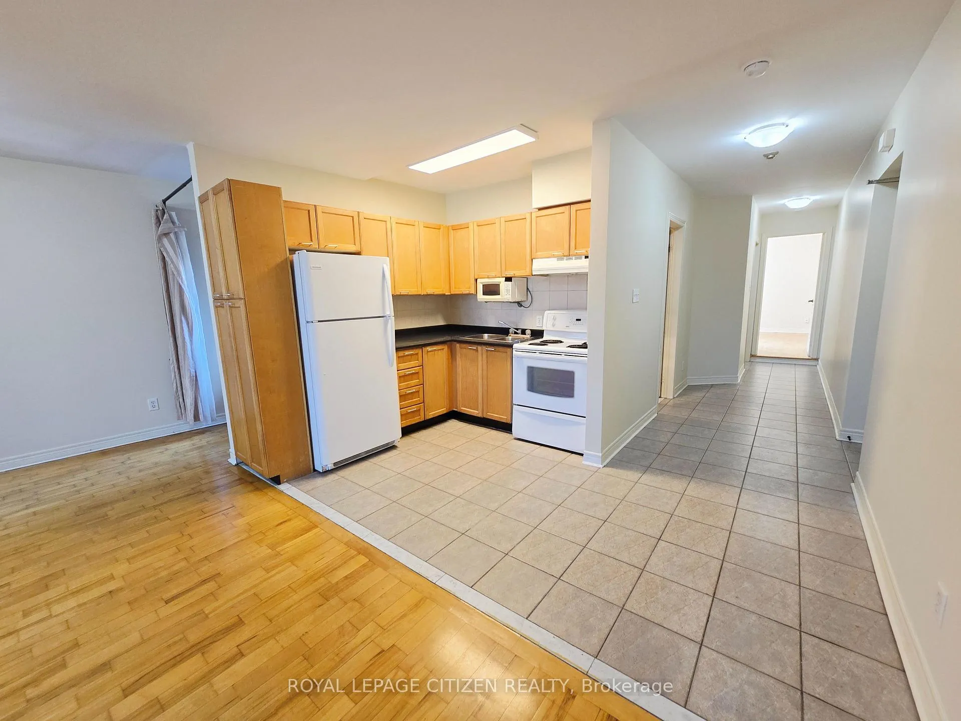 Photo 1 of Unit Apt 2, 5317 Highway 7, Vaughan, West Woodbridge — HOMEH