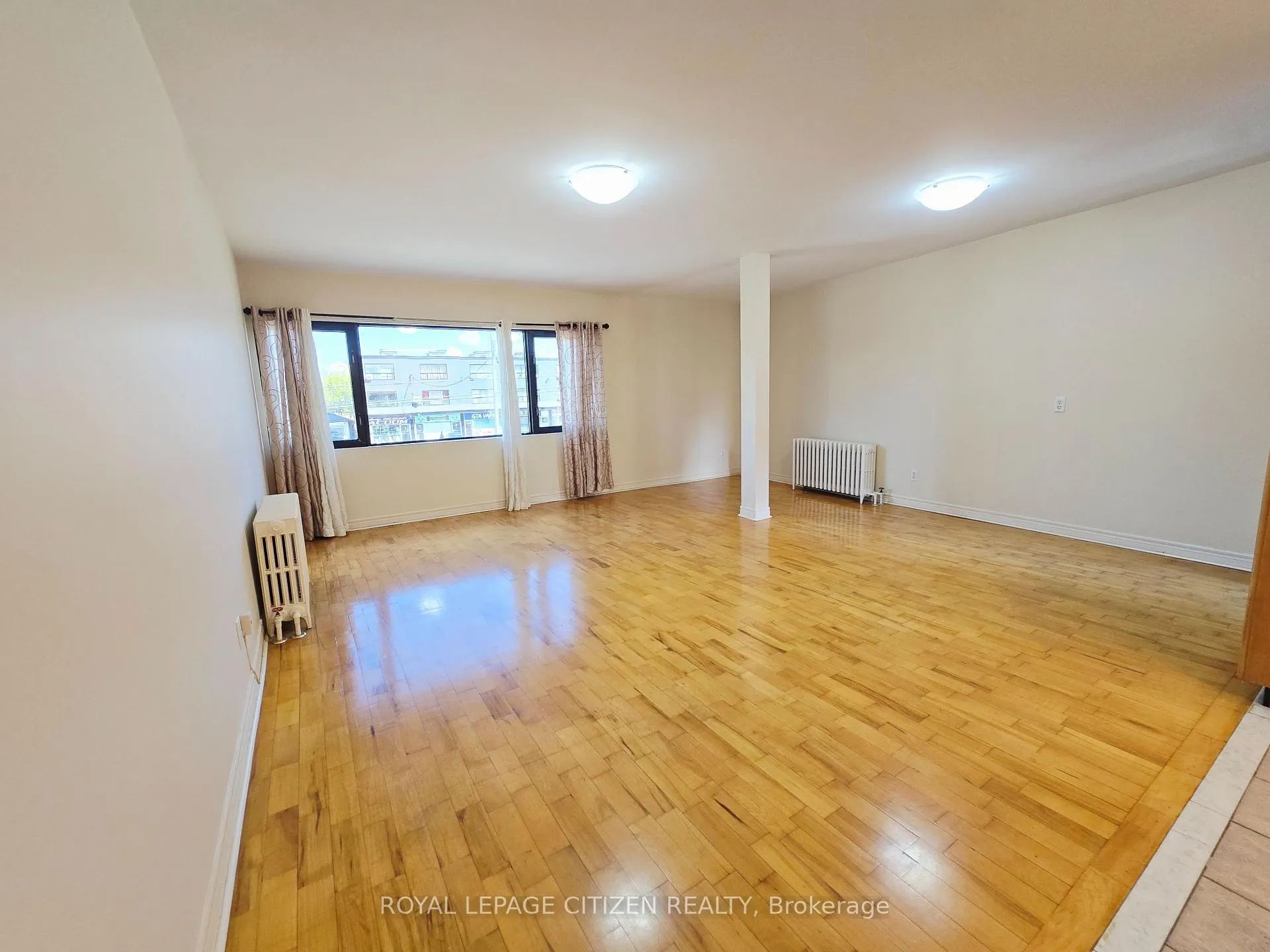 Photo 3 of Unit Apt 2, 5317 Highway 7, Vaughan, West Woodbridge — HOMEH
