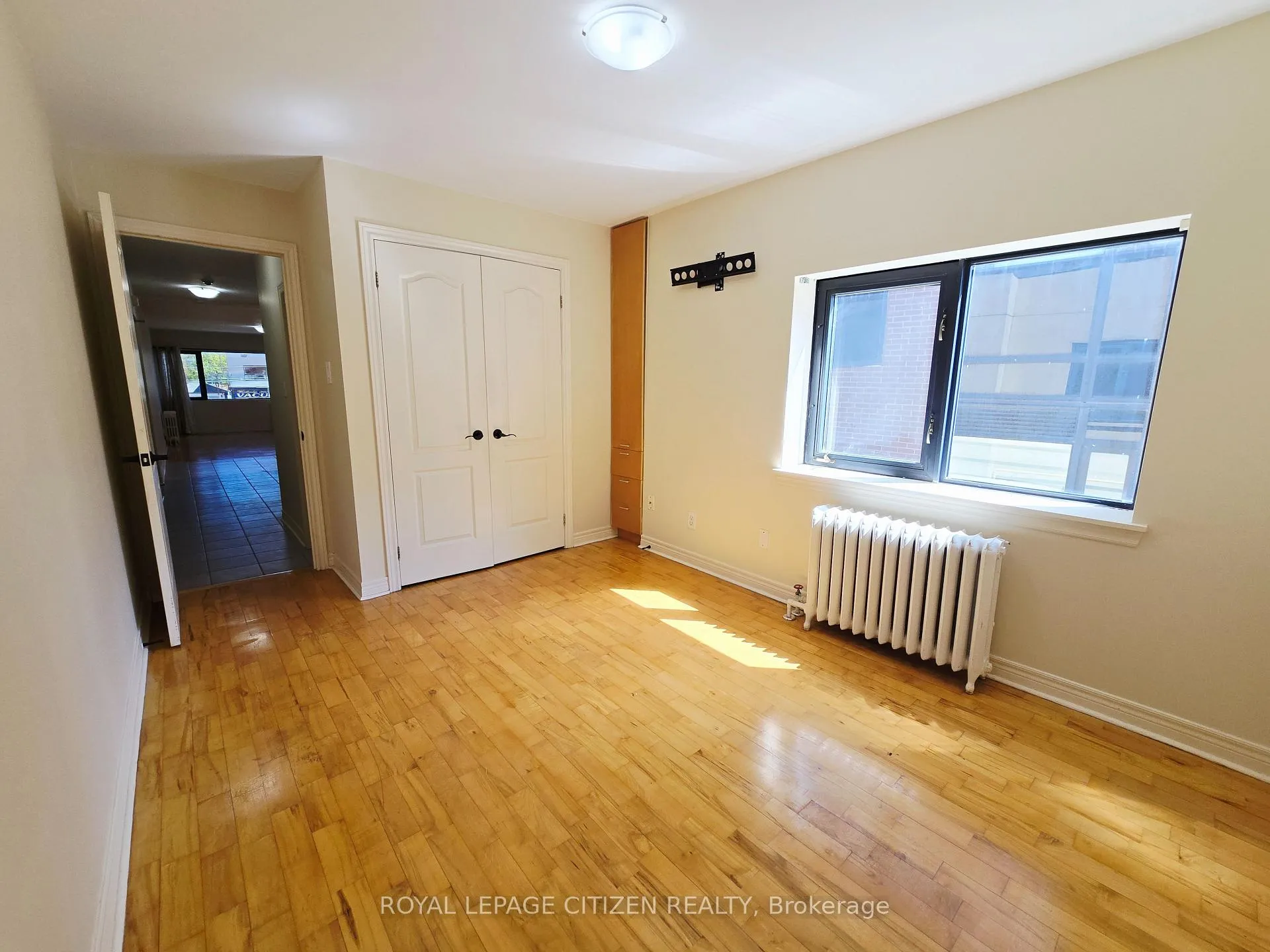 Photo 5 of Unit Apt 2, 5317 Highway 7, Vaughan, West Woodbridge — HOMEH