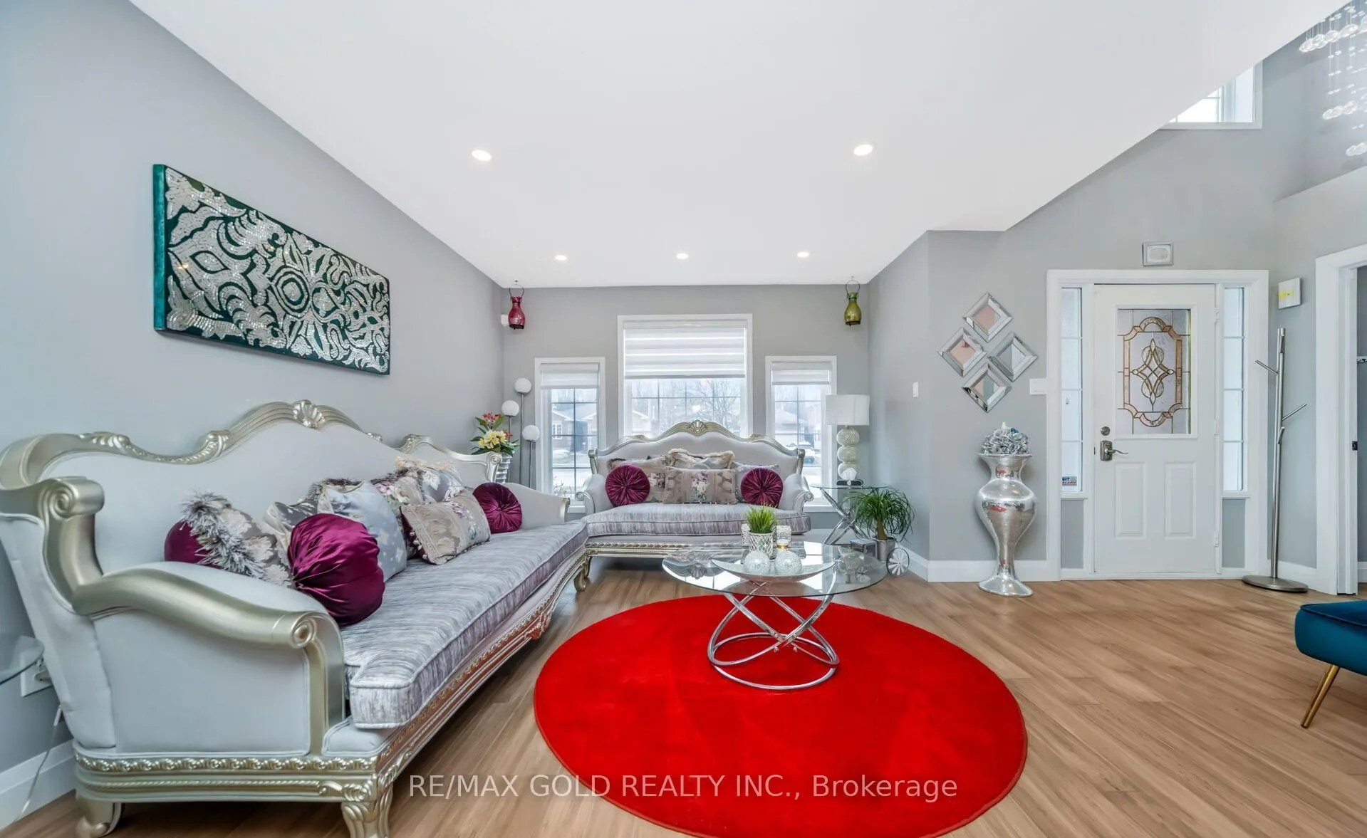 Photo 8 of 68 Benson Drive, Barrie, Northwest — HOMEH