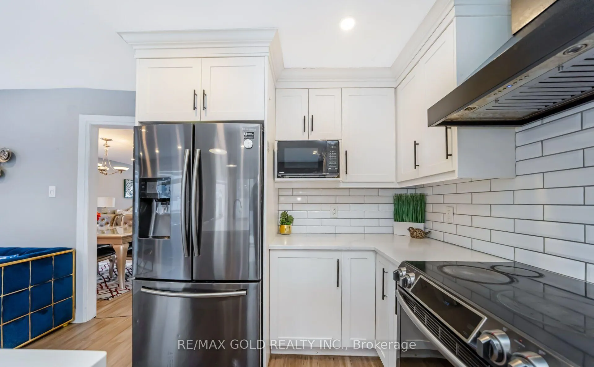 Photo 15 of 68 Benson Drive, Barrie, Northwest — HOMEH
