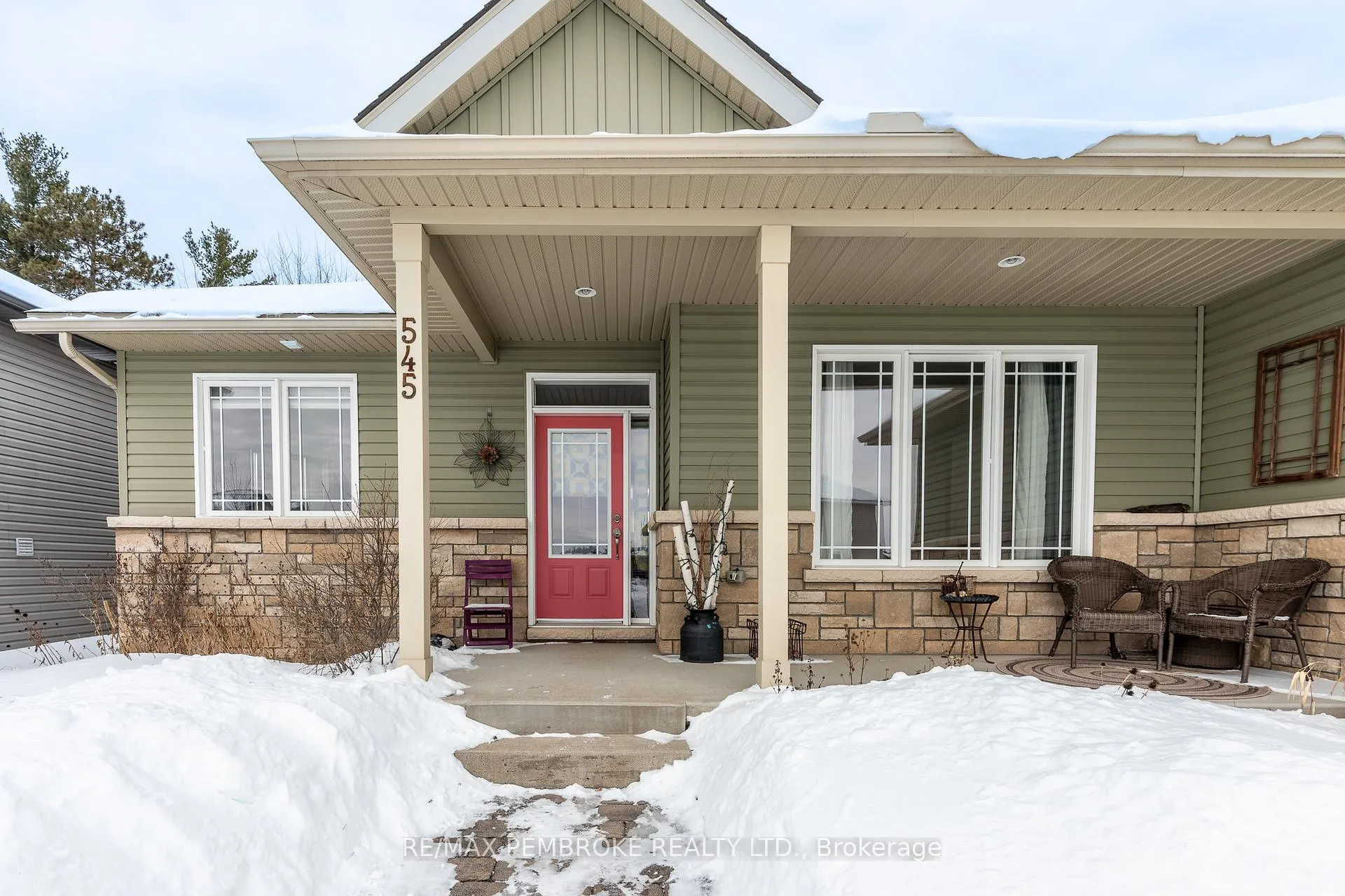 Photo 5 of 545 Gardner Crescent, Petawawa — HOMEH