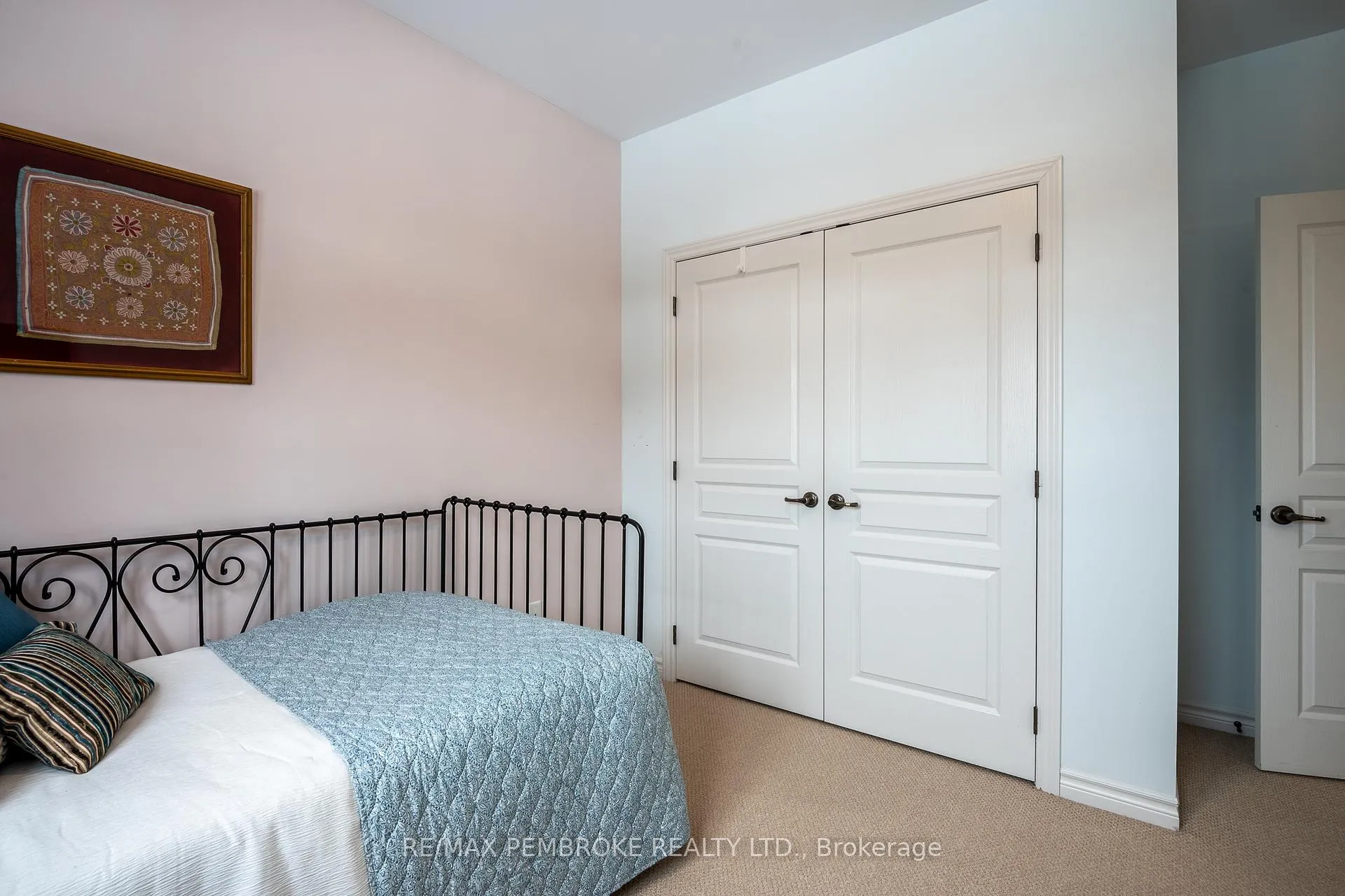 Photo 10 of 545 Gardner Crescent, Petawawa — HOMEH