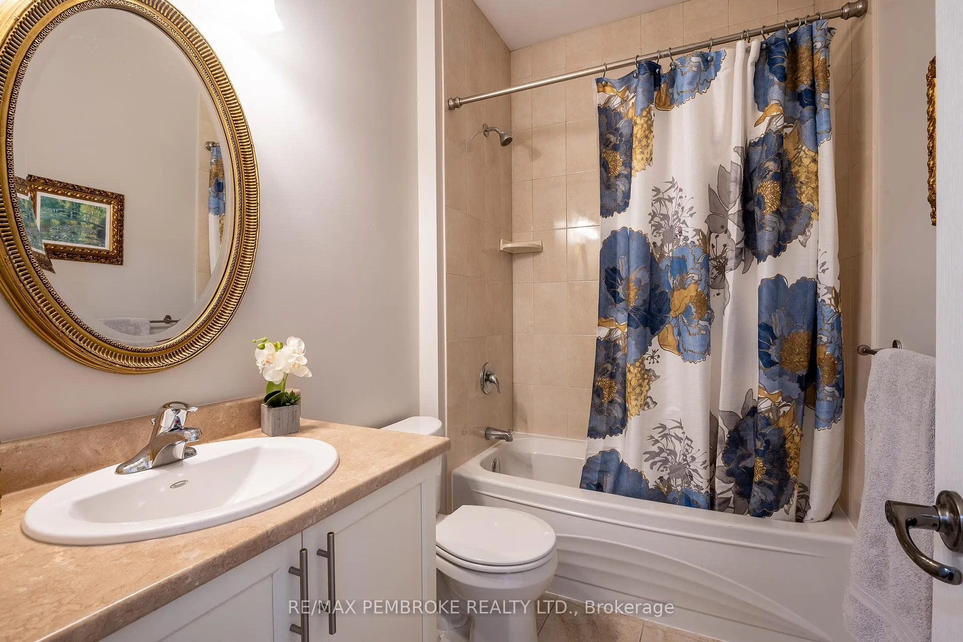 Photo 11 of 545 Gardner Crescent, Petawawa — HOMEH