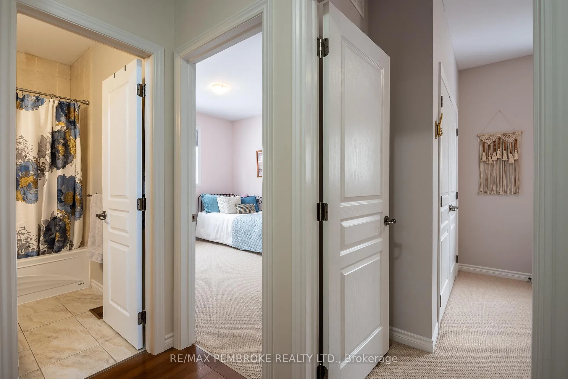 Photo 12 of 545 Gardner Crescent, Petawawa — HOMEH
