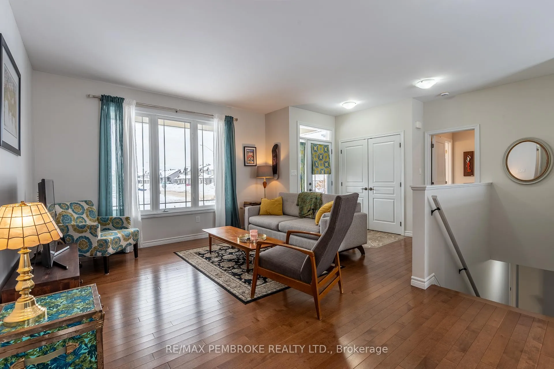Photo 13 of 545 Gardner Crescent, Petawawa — HOMEH