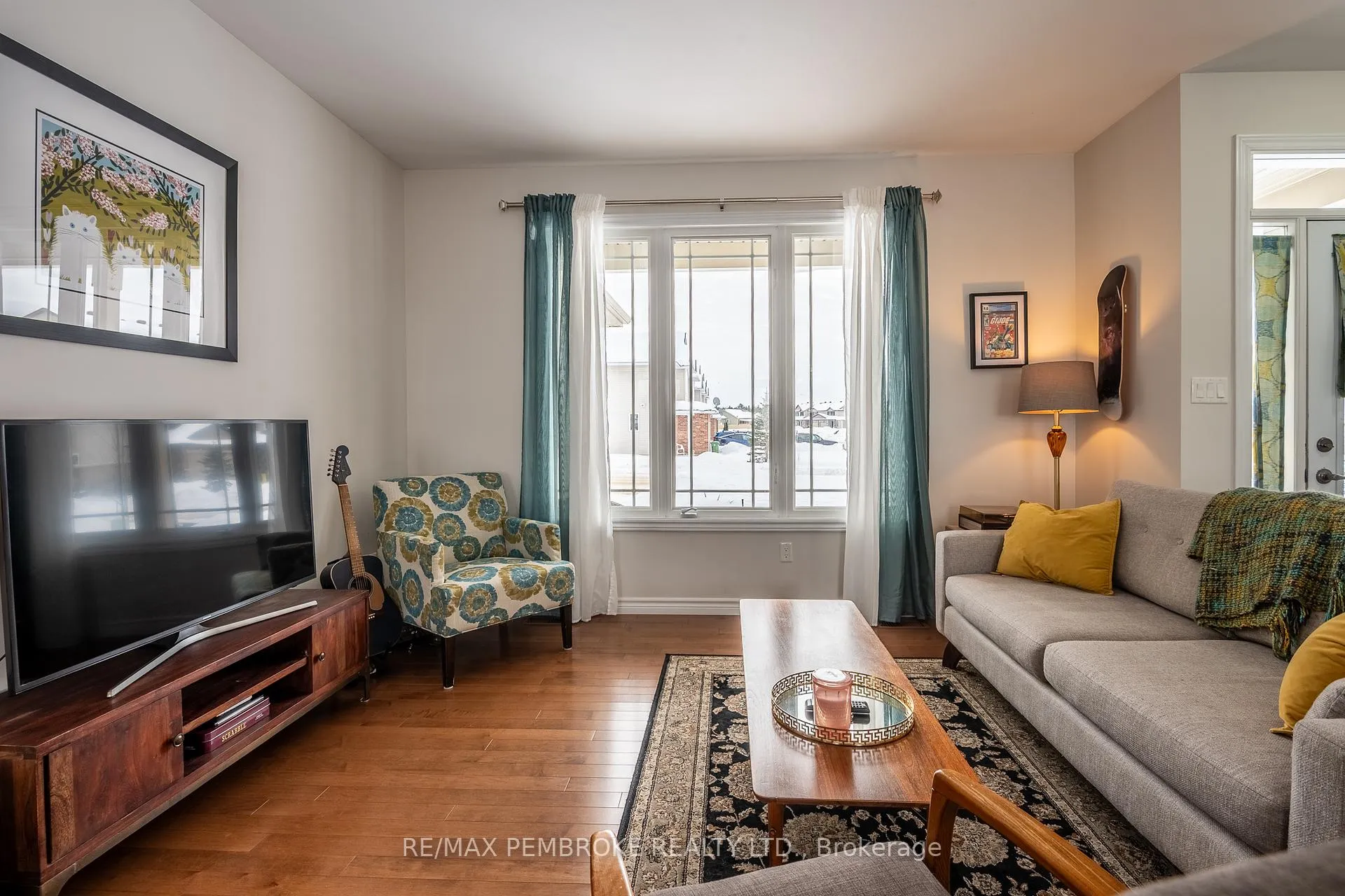 Photo 15 of 545 Gardner Crescent, Petawawa — HOMEH