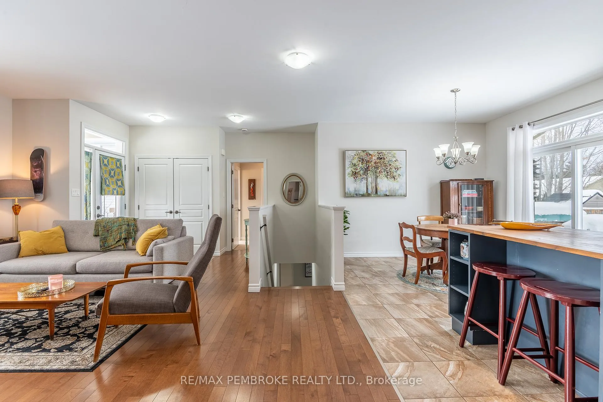 Photo 22 of 545 Gardner Crescent, Petawawa — HOMEH
