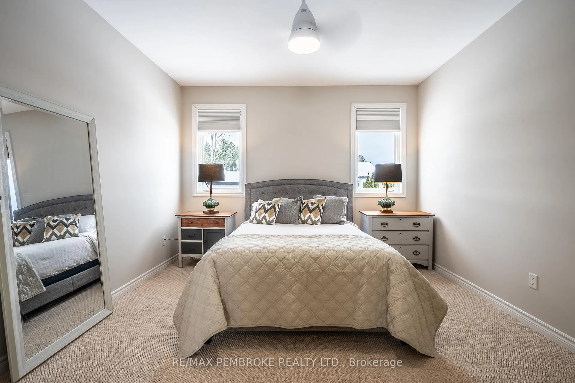 Photo 24 of 545 Gardner Crescent, Petawawa — HOMEH