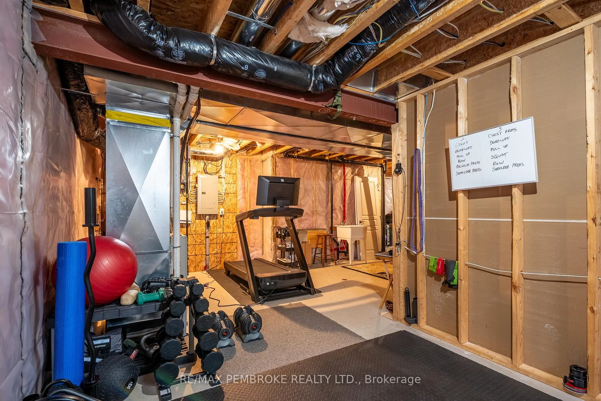 Photo 41 of 545 Gardner Crescent, Petawawa — HOMEH