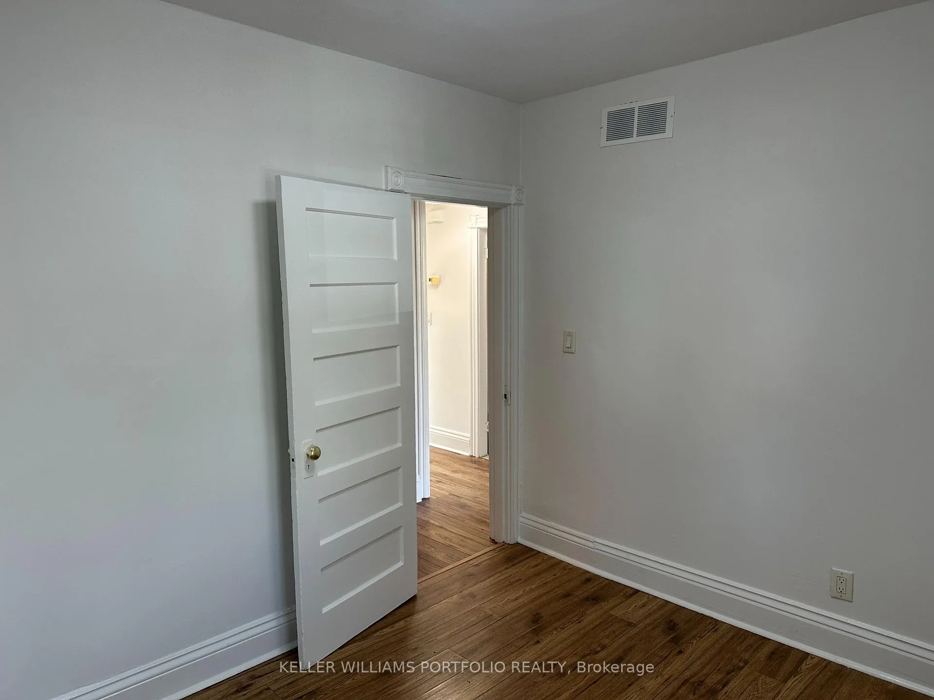 Photo 13 of 47 East Avenue N, Hamilton, Landsdale — HOMEH