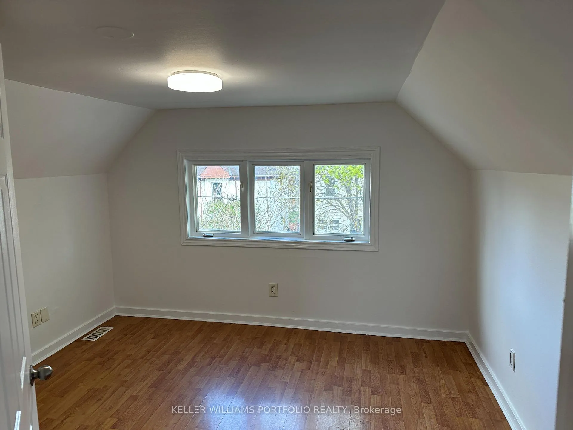 Photo 16 of 47 East Avenue N, Hamilton, Landsdale — HOMEH