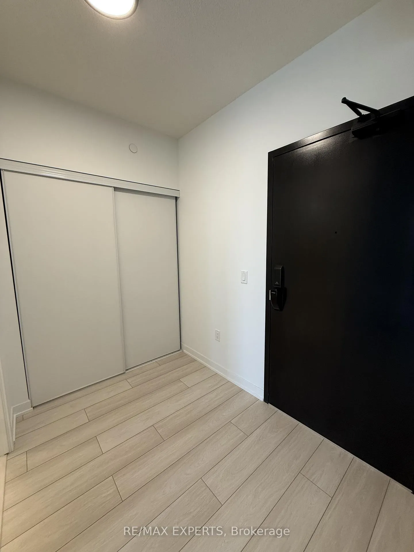 Photo 2 of Unit 229, 4878 Powers Common, Burlington, Alton — HOMEH
