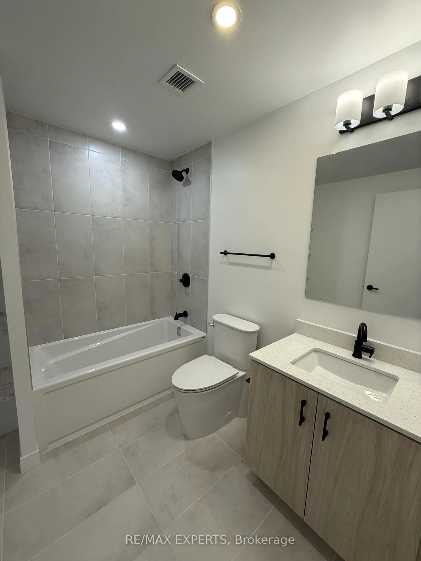 Photo 6 of Unit 229, 4878 Powers Common, Burlington, Alton — HOMEH