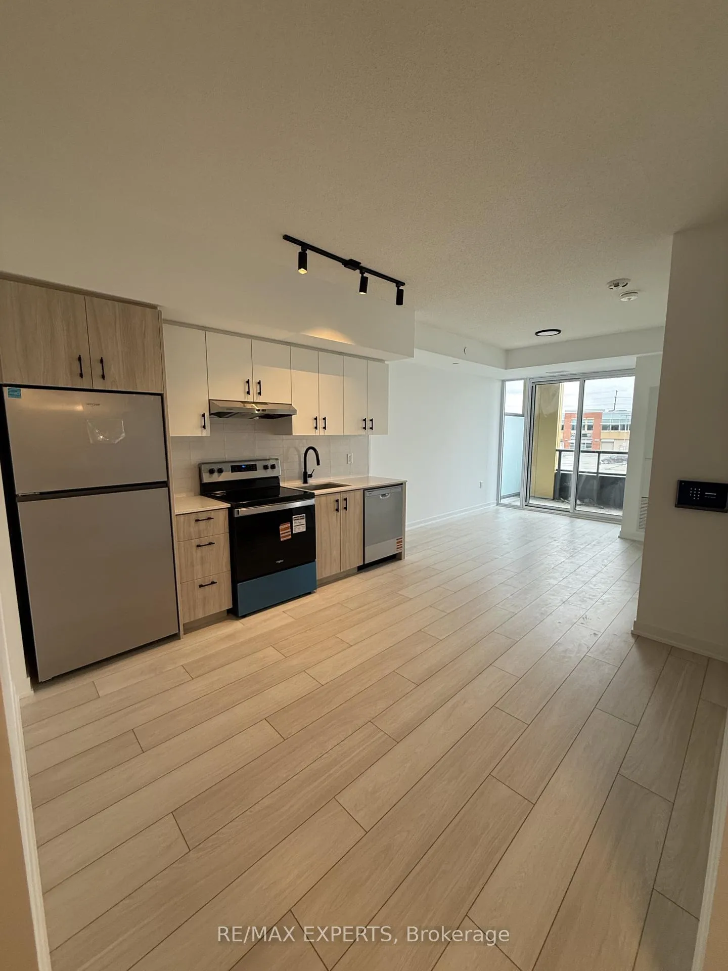 Photo 7 of Unit 229, 4878 Powers Common, Burlington, Alton — HOMEH