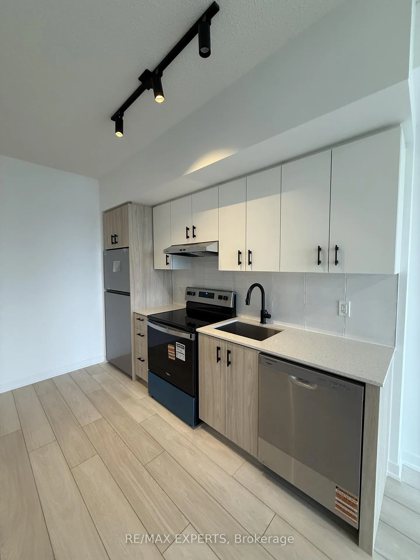 Photo 9 of Unit 229, 4878 Powers Common, Burlington, Alton — HOMEH