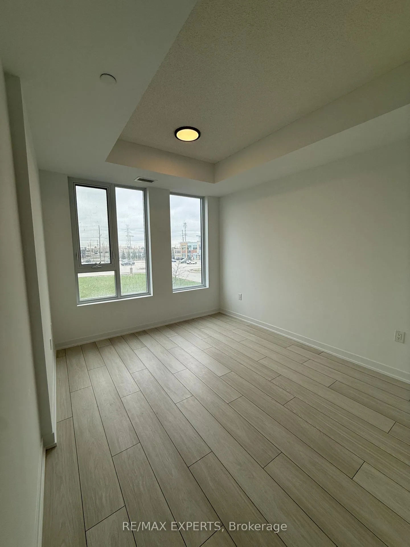 Photo 11 of Unit 229, 4878 Powers Common, Burlington, Alton — HOMEH