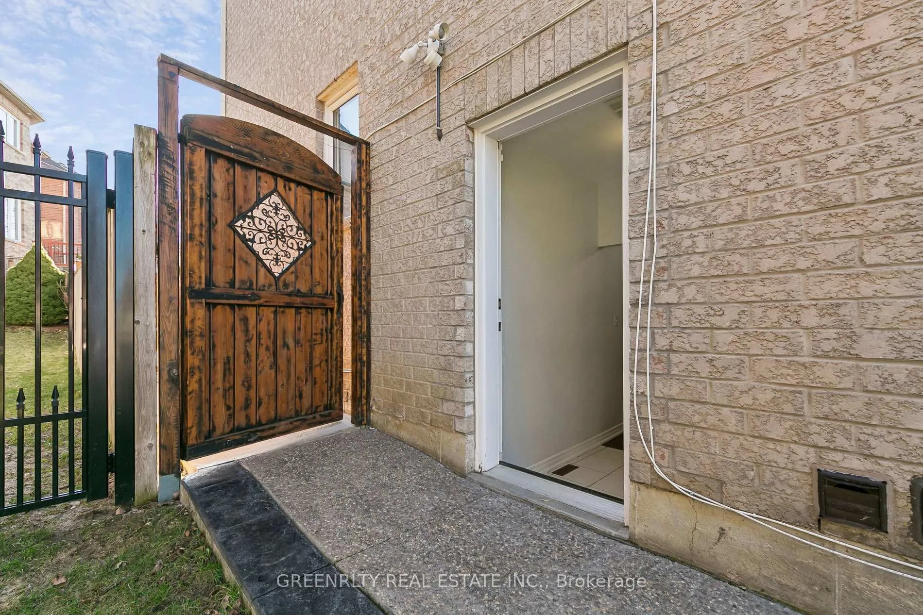 Photo 5 of Unit Basement, 124 Harbourtown Crescent, Brampton, Madoc — HOMEH