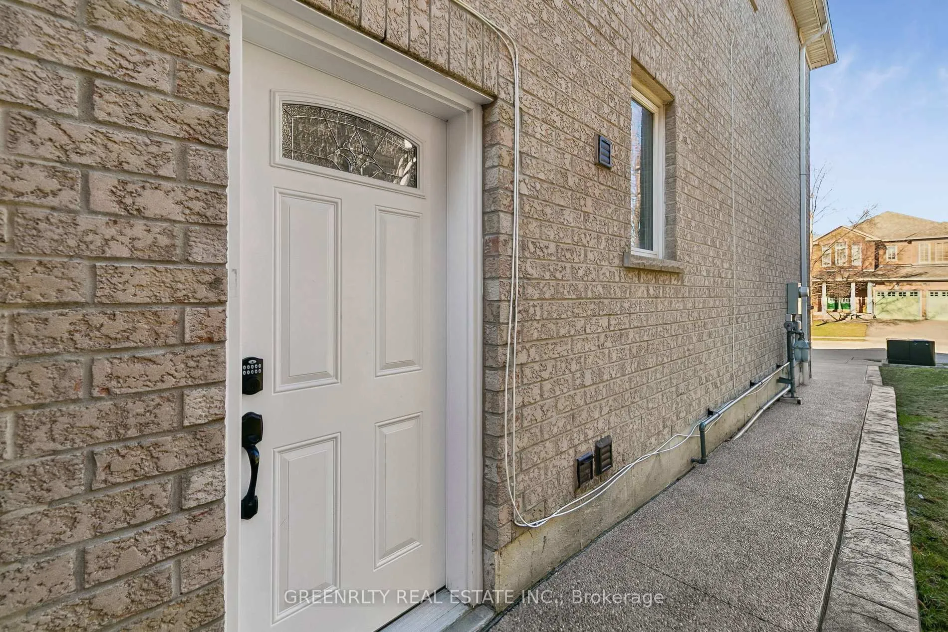 Photo 7 of Unit Basement, 124 Harbourtown Crescent, Brampton, Madoc — HOMEH