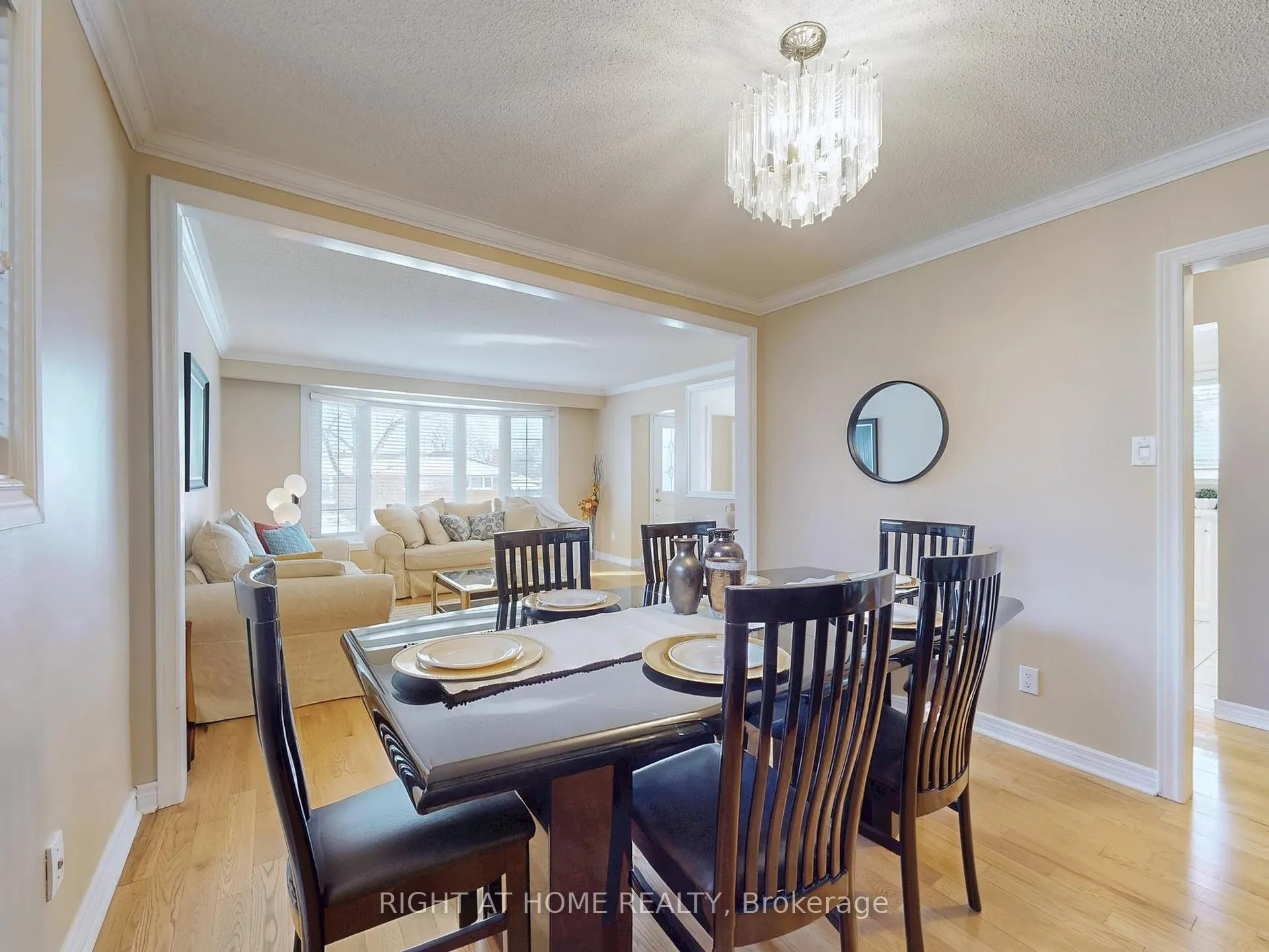 Photo 10 of 2 Barnes Crescent, Scarborough, Woburn — HOMEH