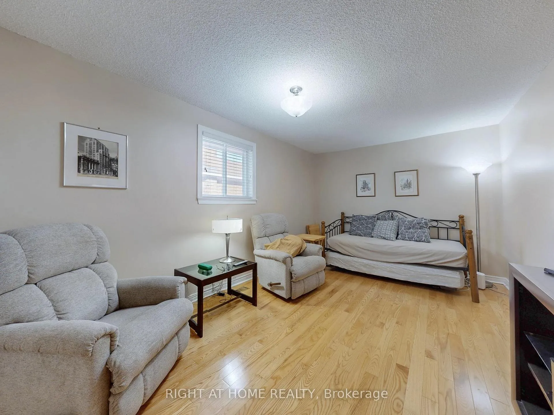 Photo 17 of 2 Barnes Crescent, Scarborough, Woburn — HOMEH