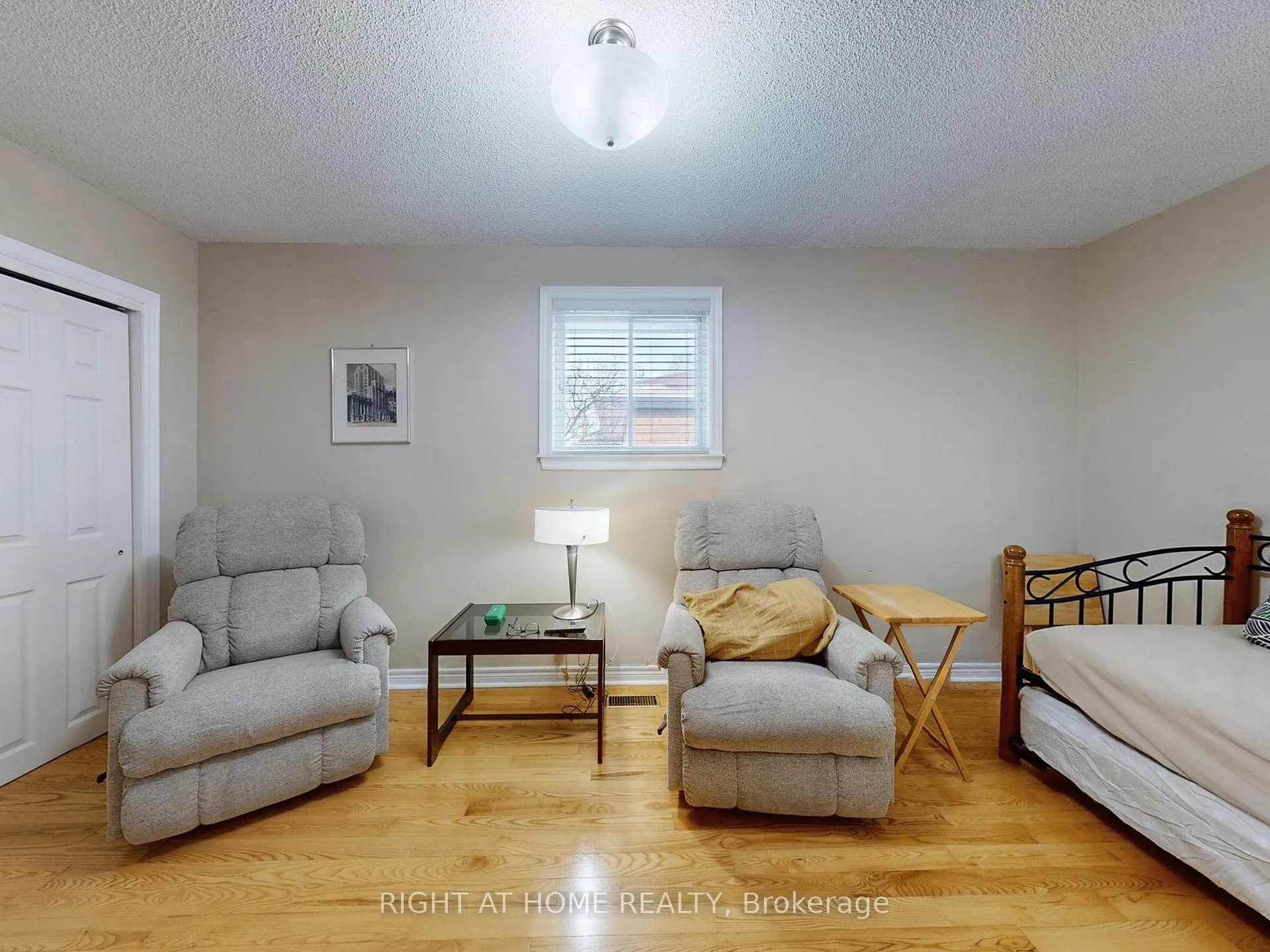 Photo 18 of 2 Barnes Crescent, Scarborough, Woburn — HOMEH