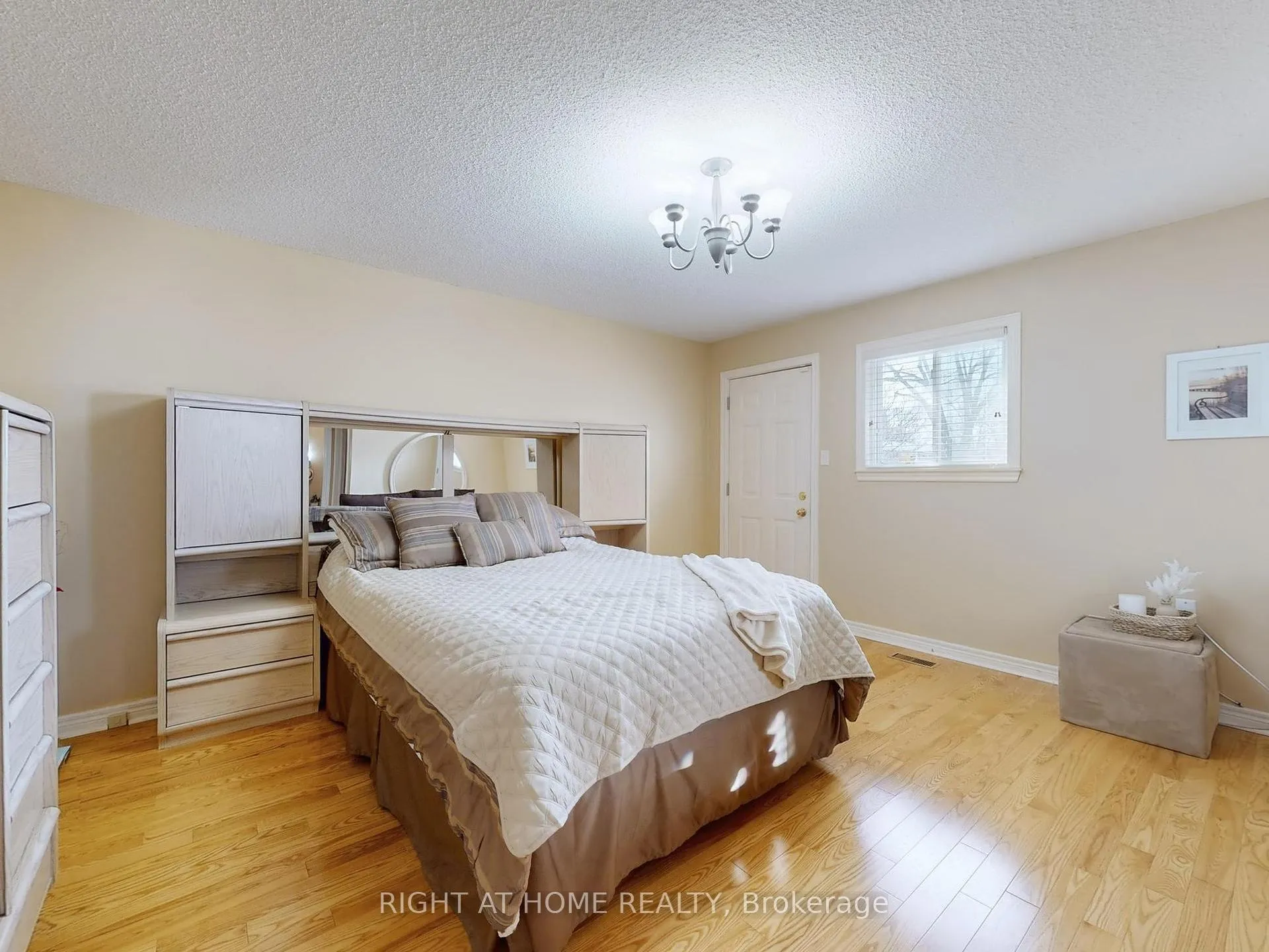 Photo 19 of 2 Barnes Crescent, Scarborough, Woburn — HOMEH