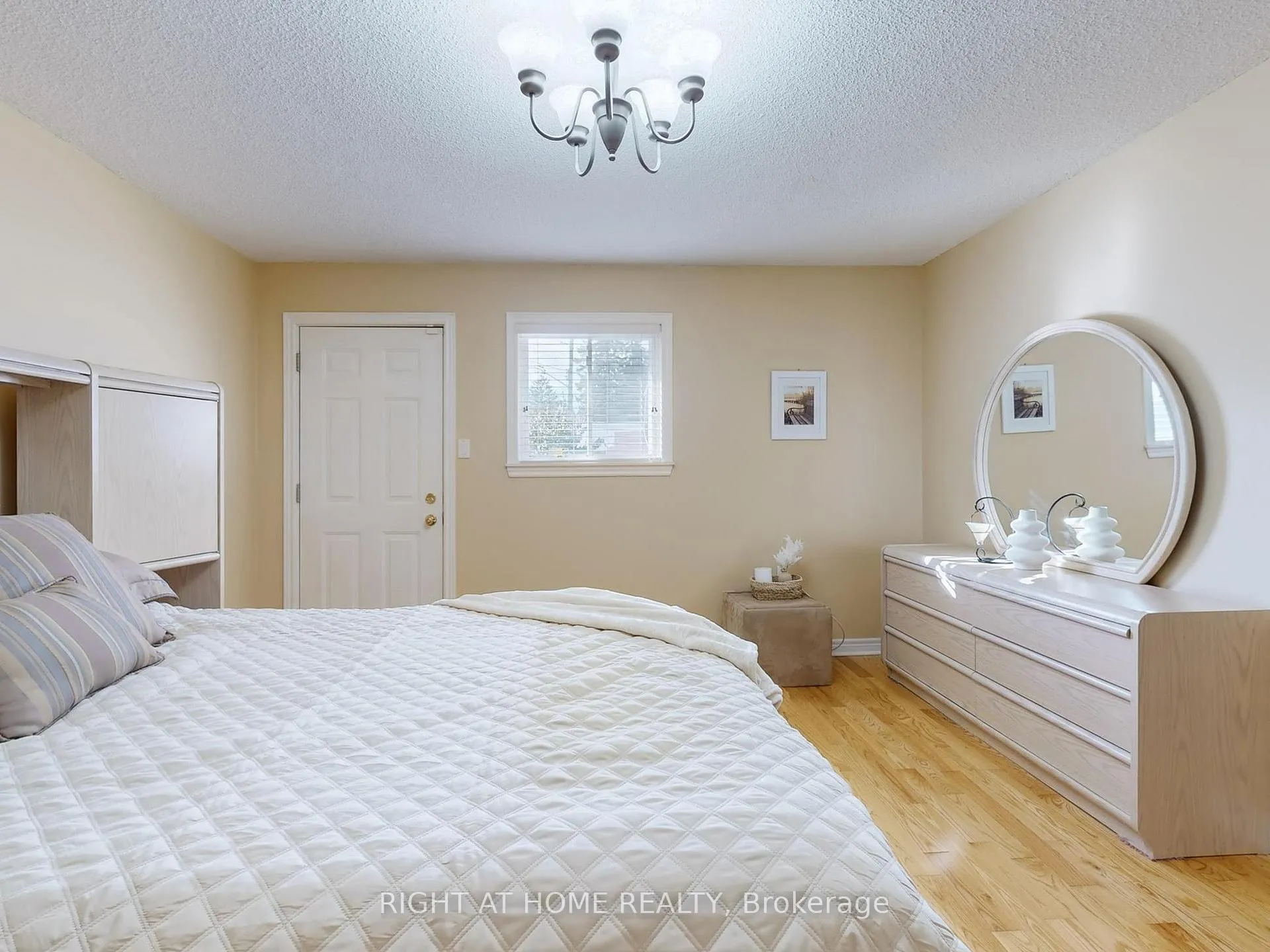 Photo 21 of 2 Barnes Crescent, Scarborough, Woburn — HOMEH
