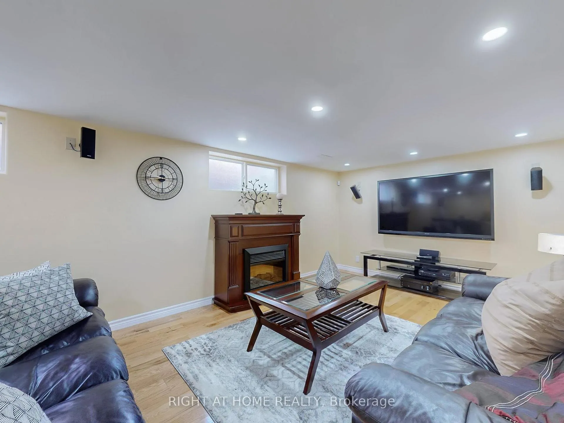 Photo 28 of 2 Barnes Crescent, Scarborough, Woburn — HOMEH