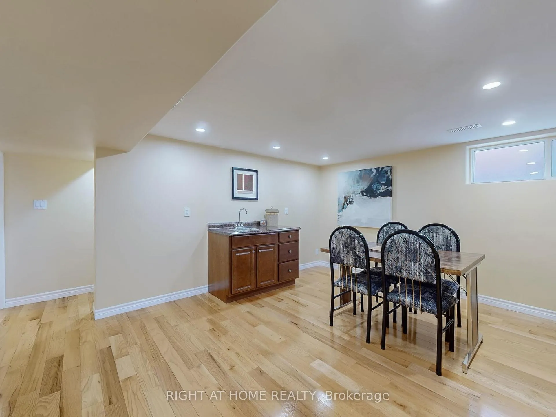 Photo 32 of 2 Barnes Crescent, Scarborough, Woburn — HOMEH